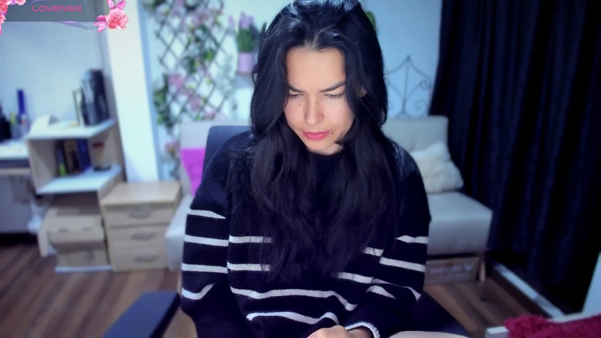 Gallery image thumbnail from LunaLuneraa's myfreecams stream on, 07/09/2025, 08:34 image 2 of 20