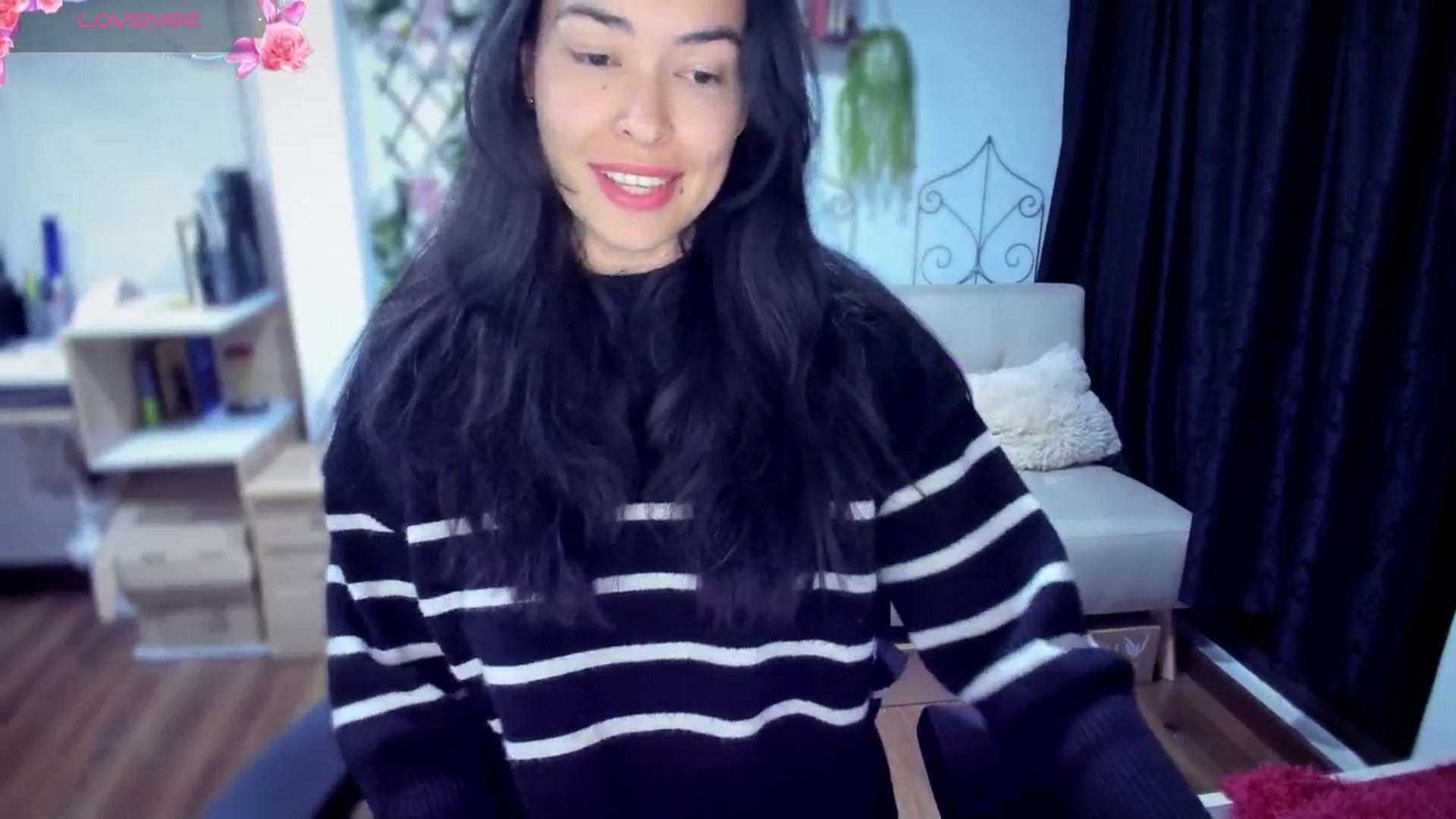 Gallery image thumbnail from LunaLuneraa's myfreecams stream on, 07/09/2025, 08:34 image 19 of 20