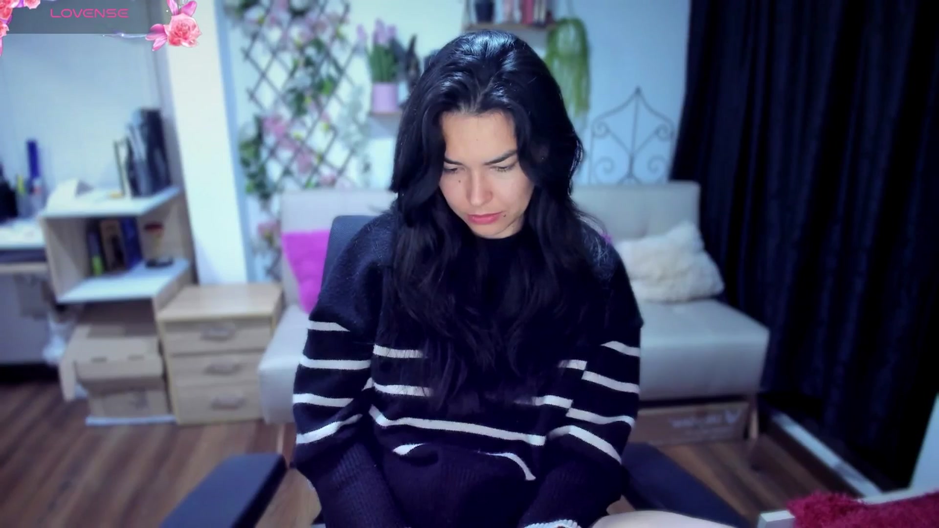 Gallery image thumbnail from LunaLuneraa's myfreecams stream on, 07/09/2025, 08:34 image 7 of 20