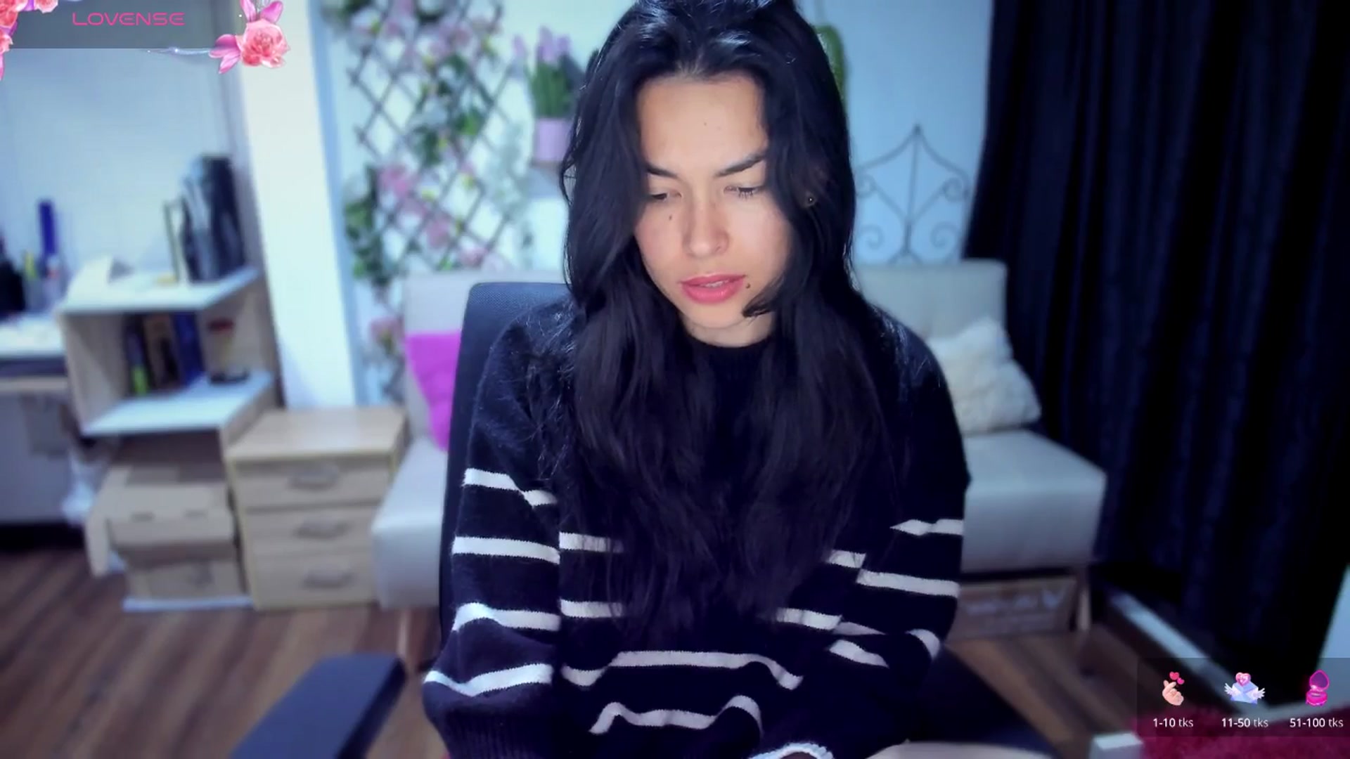 Gallery image thumbnail from LunaLuneraa's myfreecams stream on, 07/09/2025, 08:34 image 3 of 20