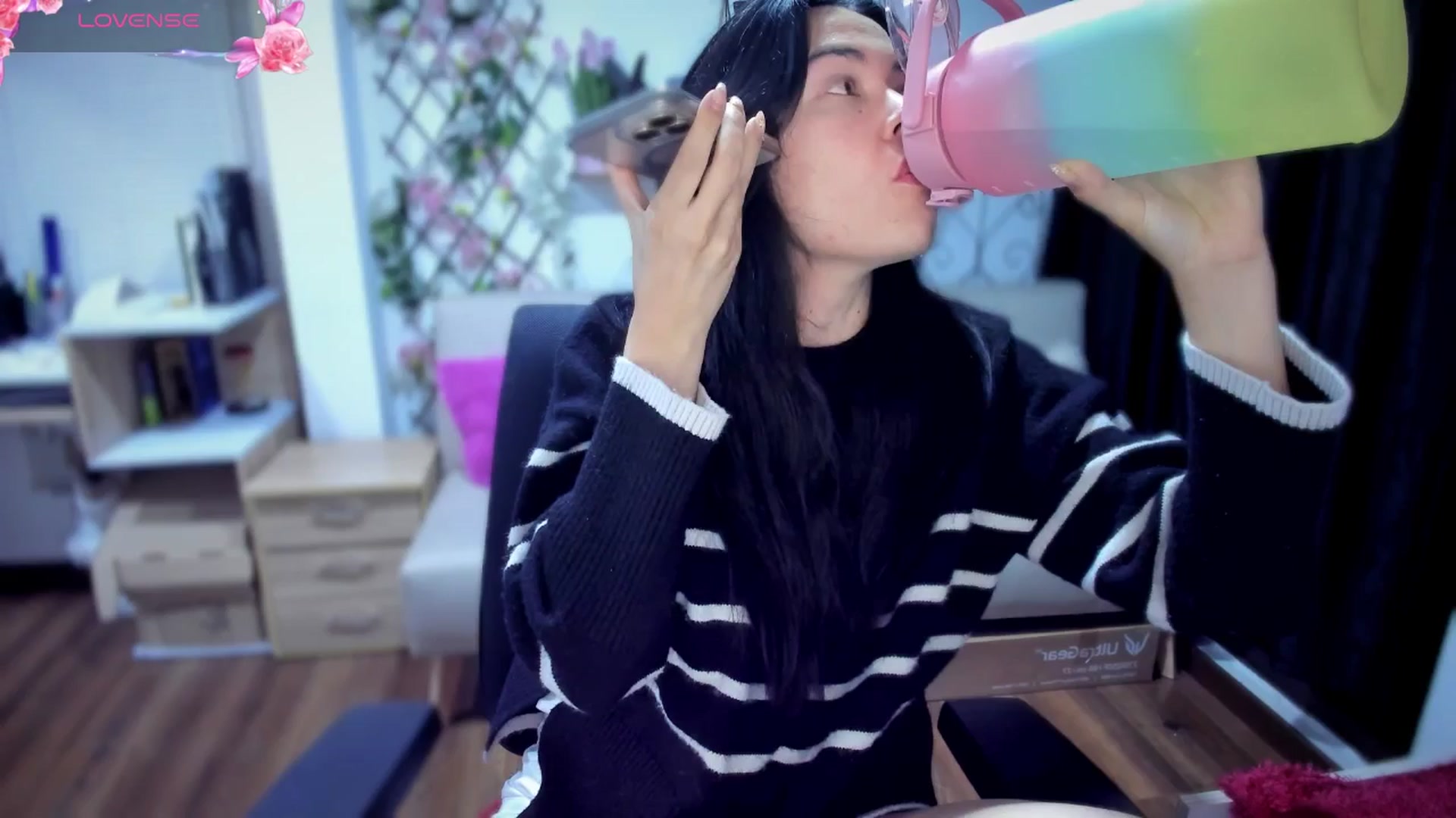 Gallery image thumbnail from LunaLuneraa's myfreecams stream on, 07/09/2025, 08:34 image 1 of 20