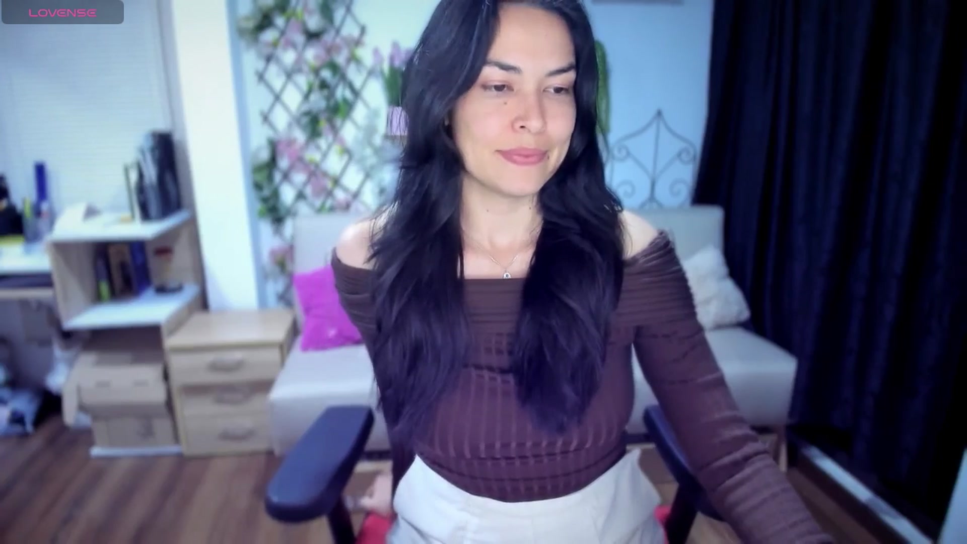 Gallery image thumbnail from LunaLuneraa's myfreecams stream on, 07/11/2025, 07:55 image 17 of 20