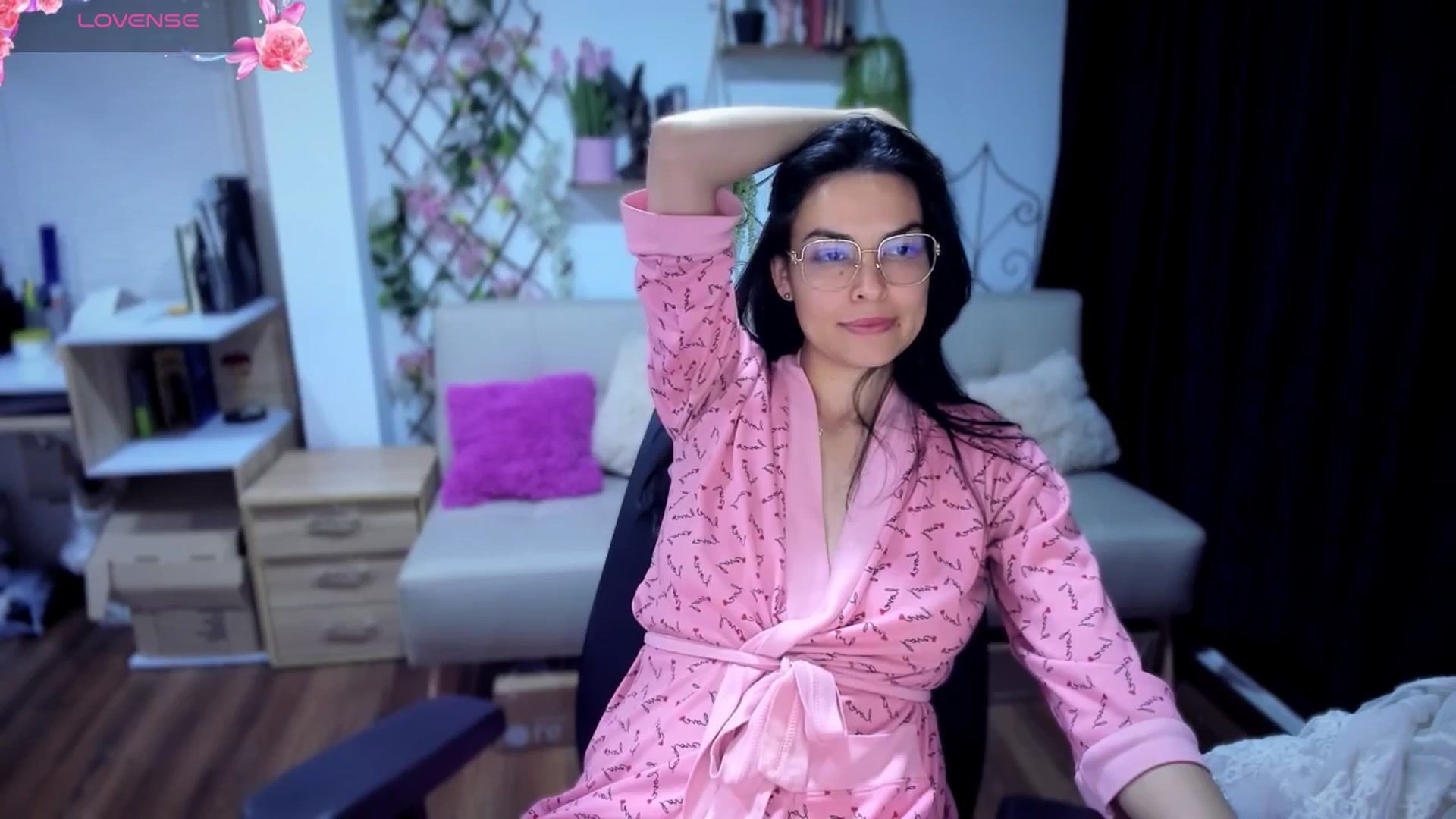 Gallery image thumbnail from LunaLuneraa's myfreecams stream on, 07/12/2025, 10:01 image 14 of 20