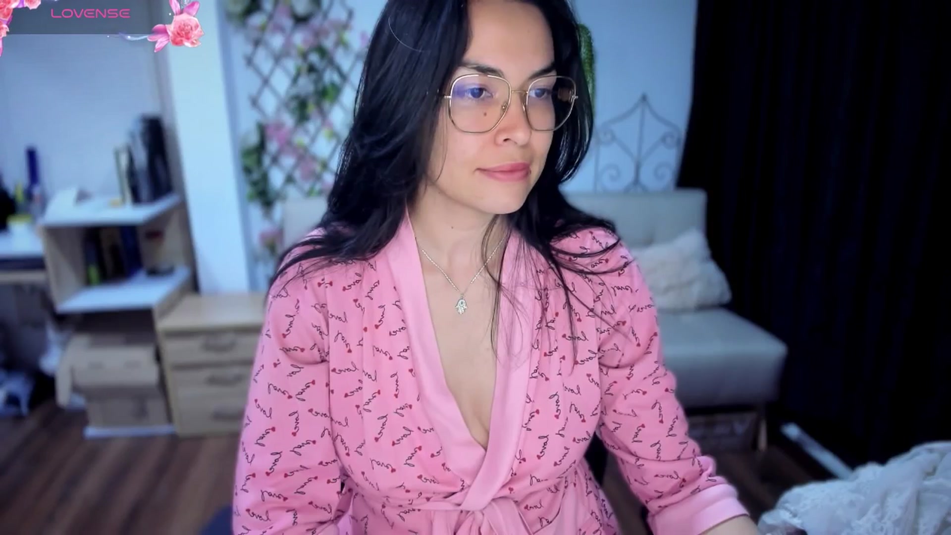 Gallery image thumbnail from LunaLuneraa's myfreecams stream on, 07/12/2025, 10:01 image 15 of 20