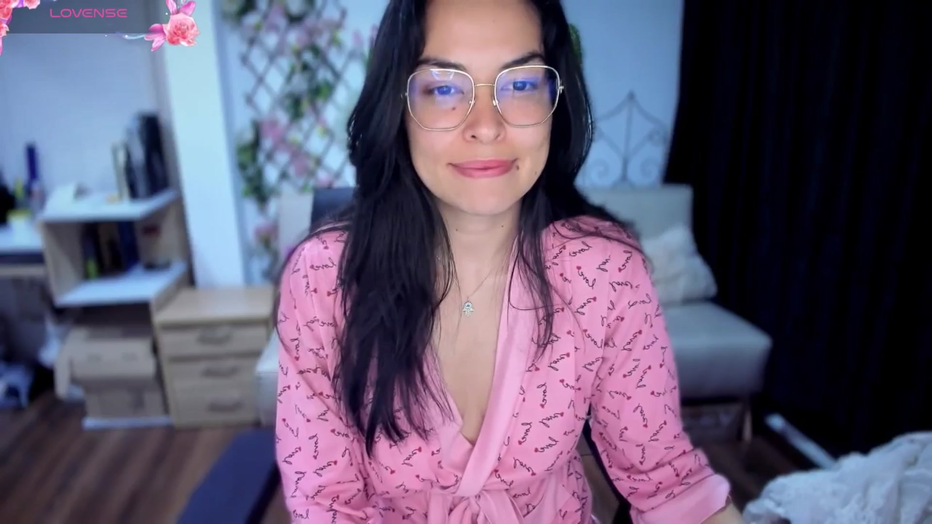 Gallery image thumbnail from LunaLuneraa's myfreecams stream on, 07/12/2025, 10:01 image 12 of 20