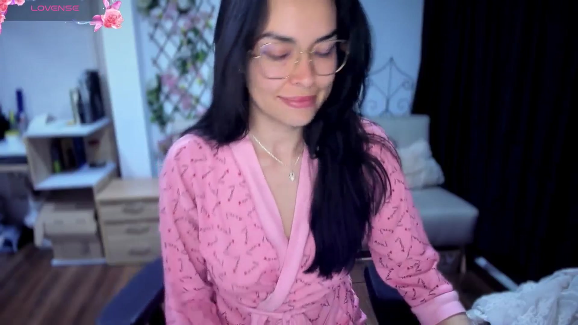 Gallery image thumbnail from LunaLuneraa's myfreecams stream on, 07/12/2025, 10:01 image 8 of 20