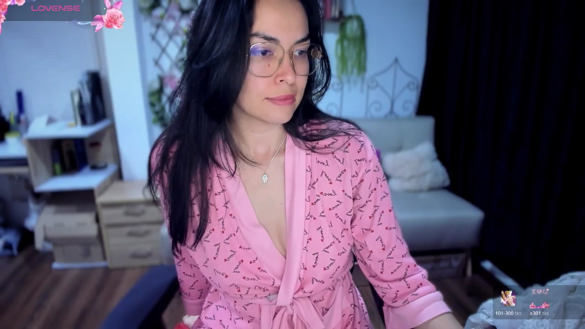 Gallery image thumbnail from LunaLuneraa's myfreecams stream on, 07/12/2025, 10:01 image 9 of 20
