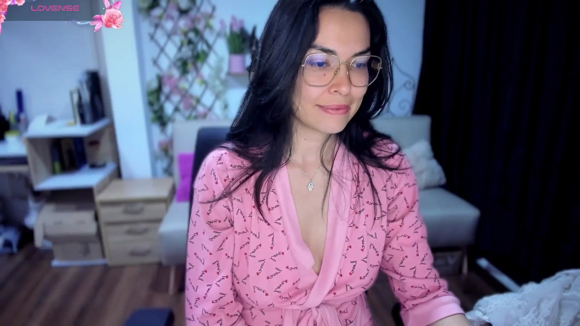 Gallery image thumbnail from LunaLuneraa's myfreecams stream on, 07/12/2025, 10:01 image 16 of 20