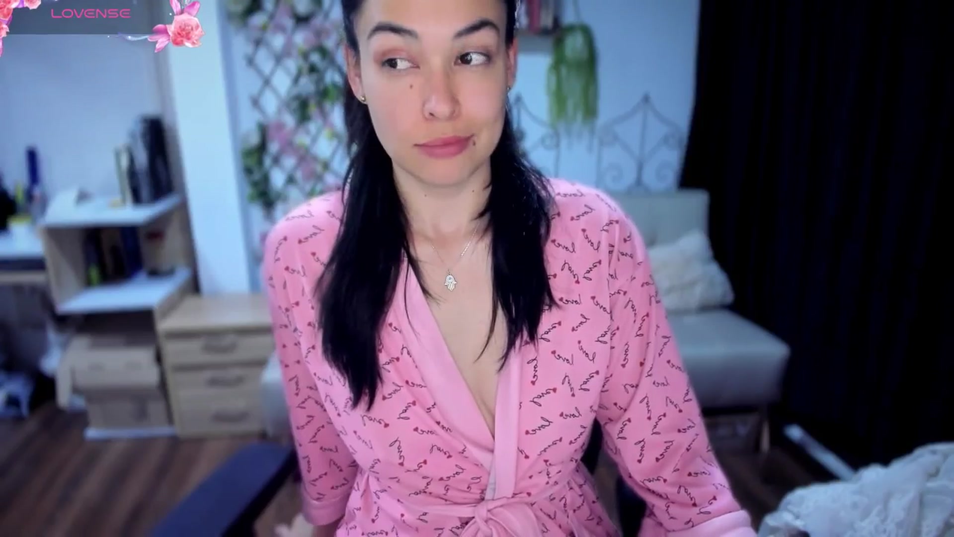 Gallery image thumbnail from LunaLuneraa's myfreecams stream on, 07/12/2025, 10:01 image 5 of 20