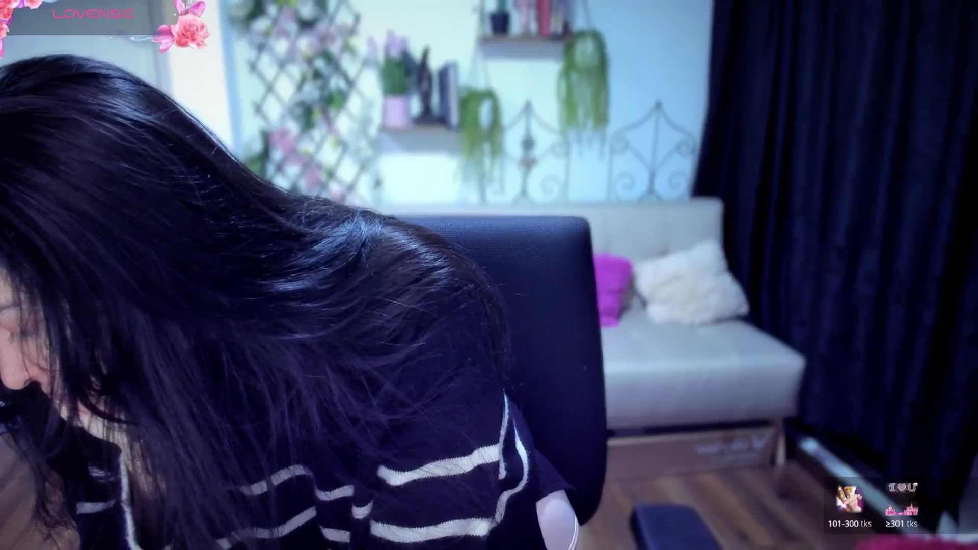 Gallery image thumbnail from LunaLuneraa's myfreecams stream on, 07/13/2025, 08:45 image 3 of 20