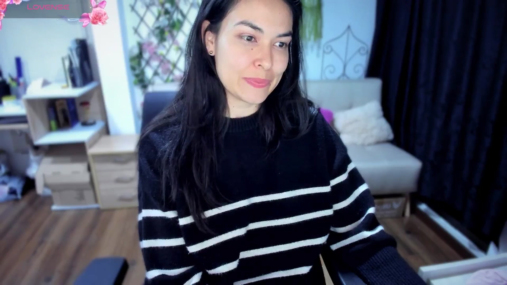 Gallery image thumbnail from LunaLuneraa's myfreecams stream on, 07/13/2025, 10:00 image 11 of 20