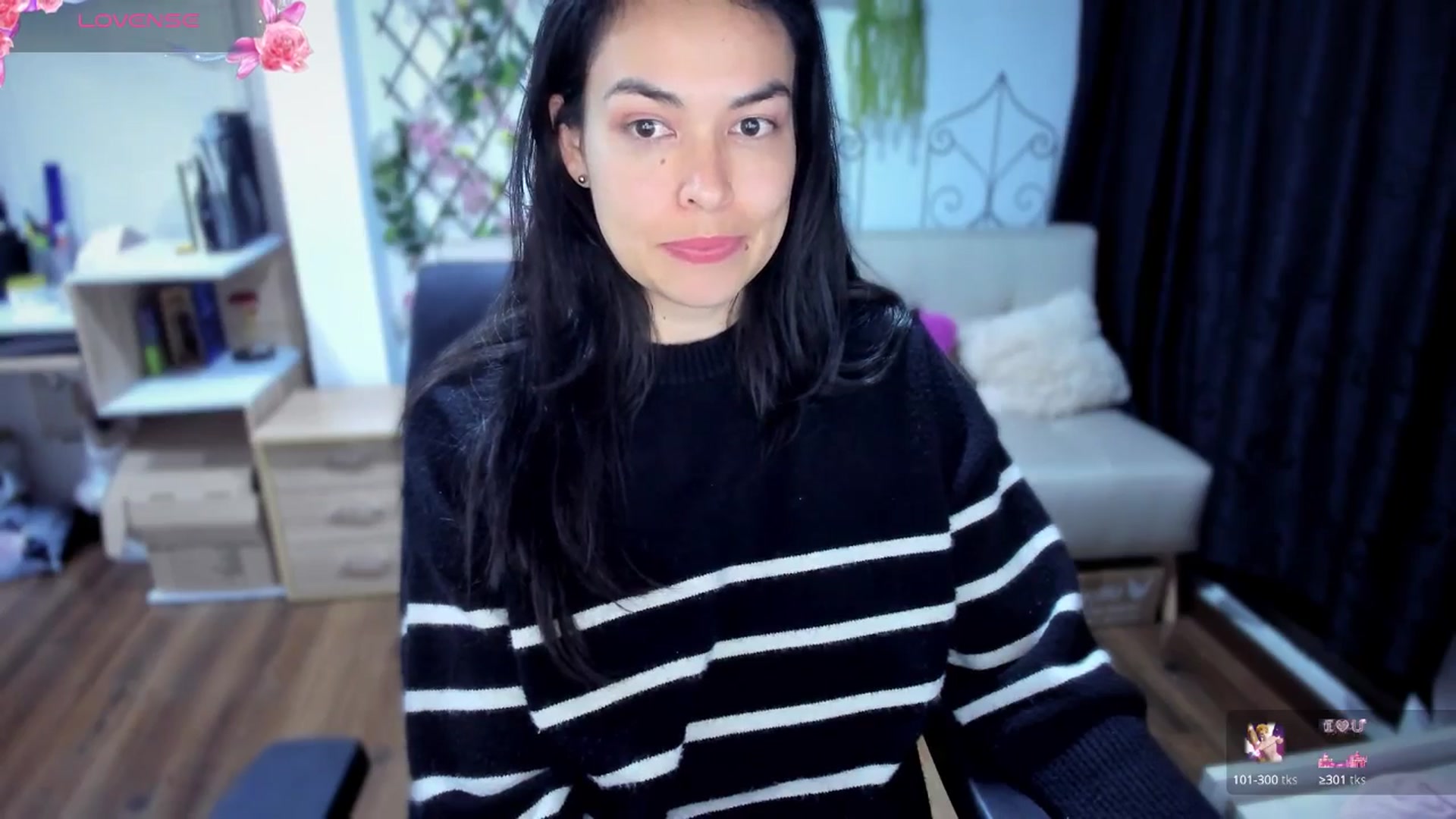 Gallery image thumbnail from LunaLuneraa's myfreecams stream on, 07/13/2025, 10:00 image 13 of 20