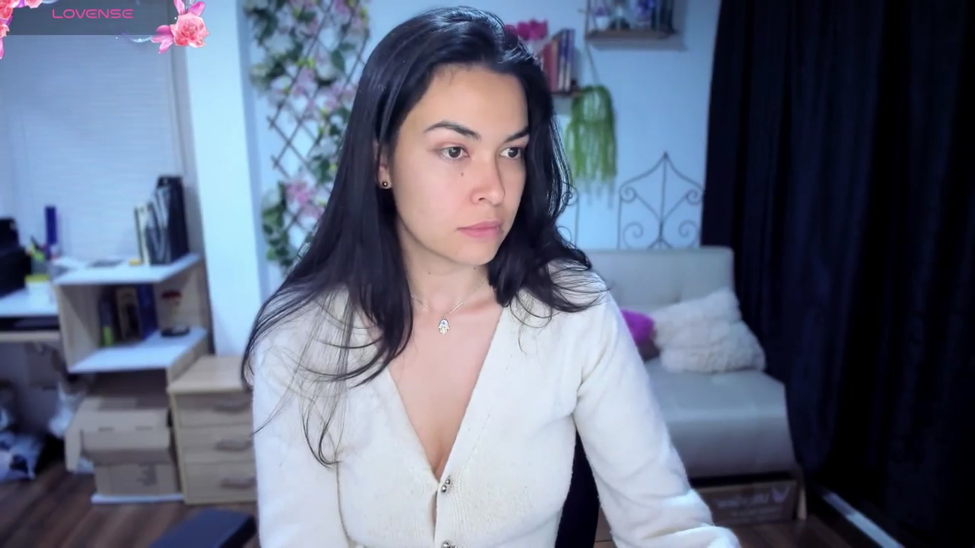 Gallery image thumbnail from LunaLuneraa's myfreecams stream on, 07/14/2025, 09:52 image 11 of 20