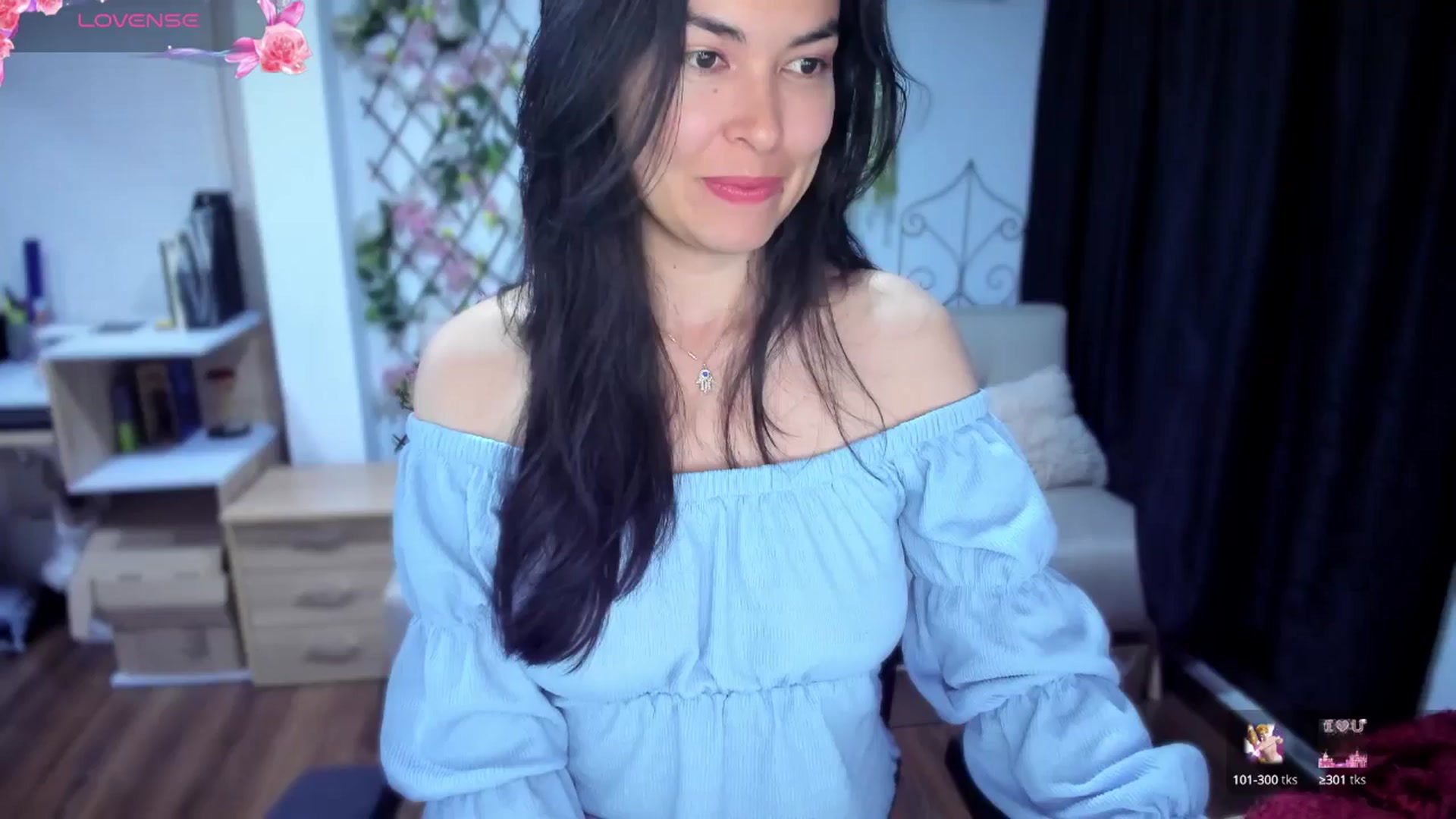 Gallery image thumbnail from LunaLuneraa's myfreecams stream on, 07/15/2025, 06:09 image 1 of 20