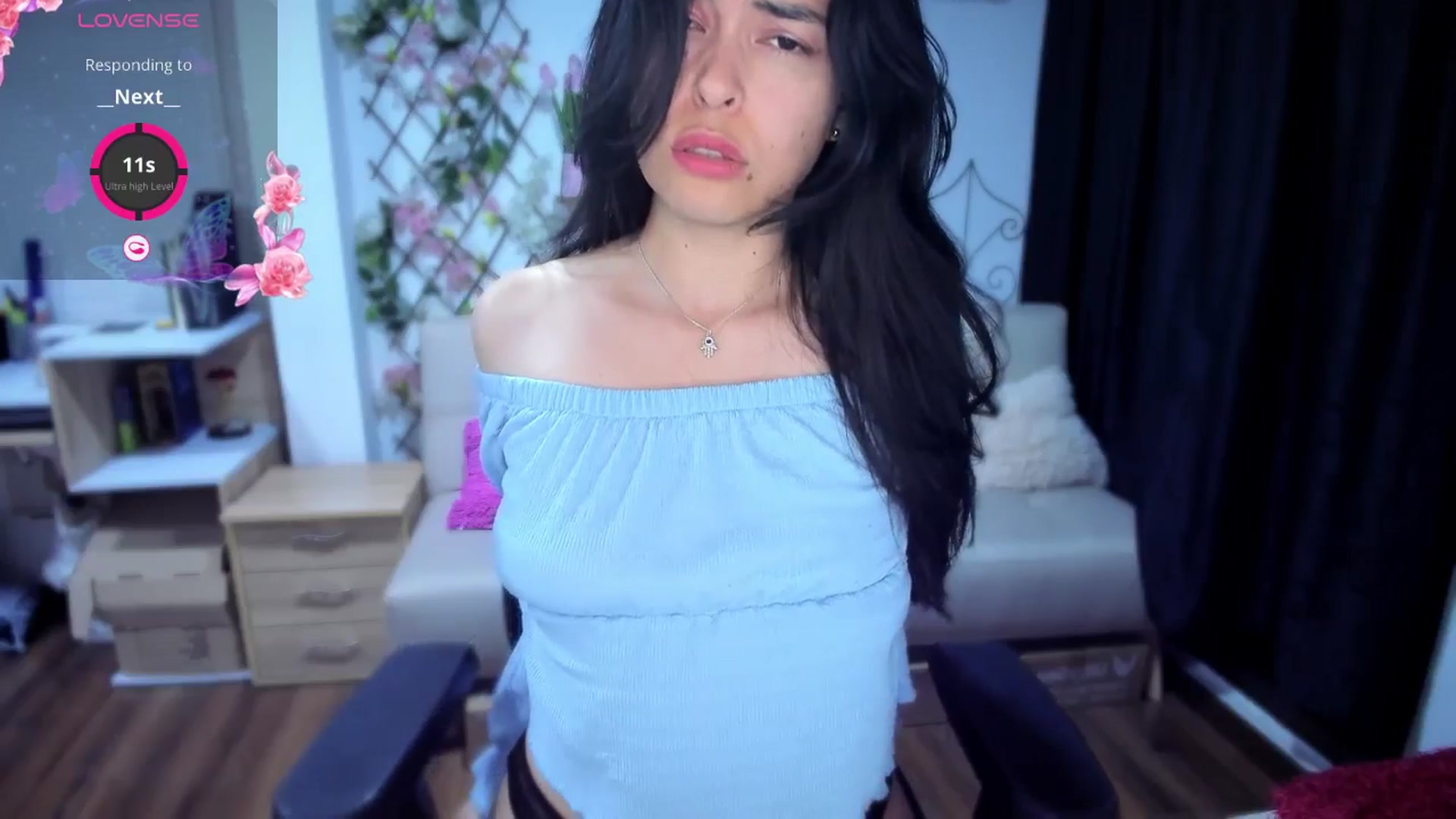 Gallery image thumbnail from LunaLuneraa's myfreecams stream on, 07/15/2025, 07:22 image 15 of 20