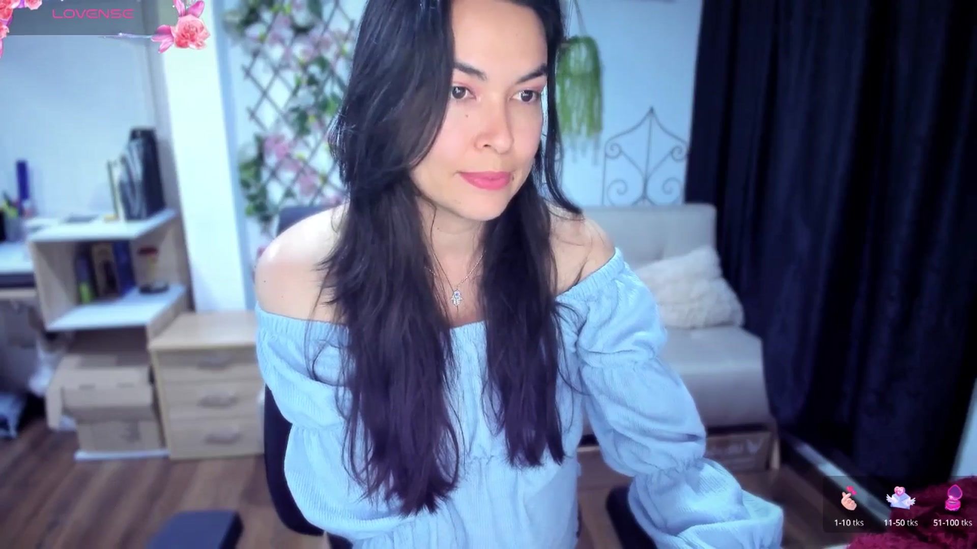 Gallery image thumbnail from LunaLuneraa's myfreecams stream on, 07/15/2025, 07:22 image 6 of 20