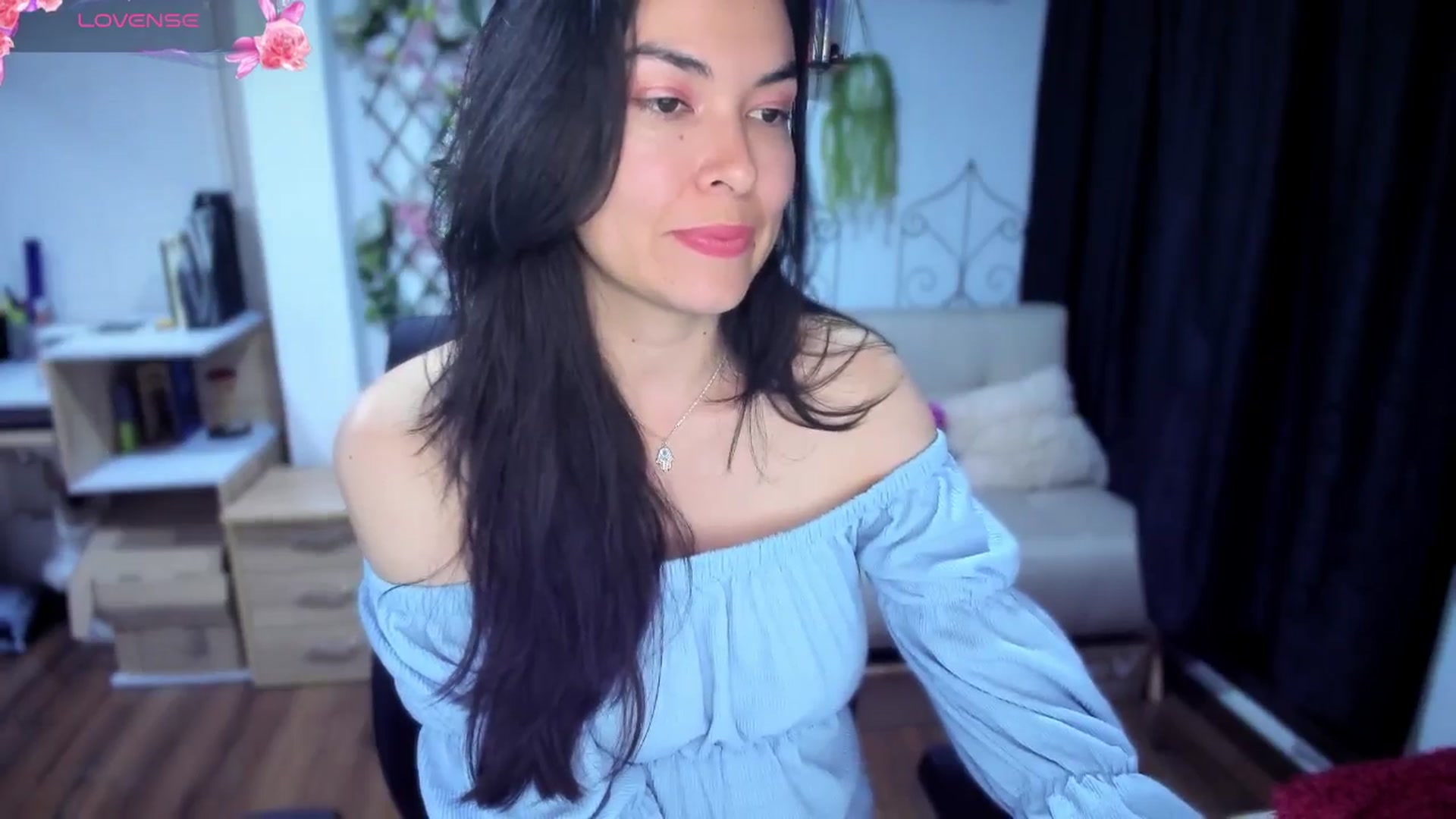 Gallery image thumbnail from LunaLuneraa's myfreecams stream on, 07/15/2025, 07:22 image 11 of 20