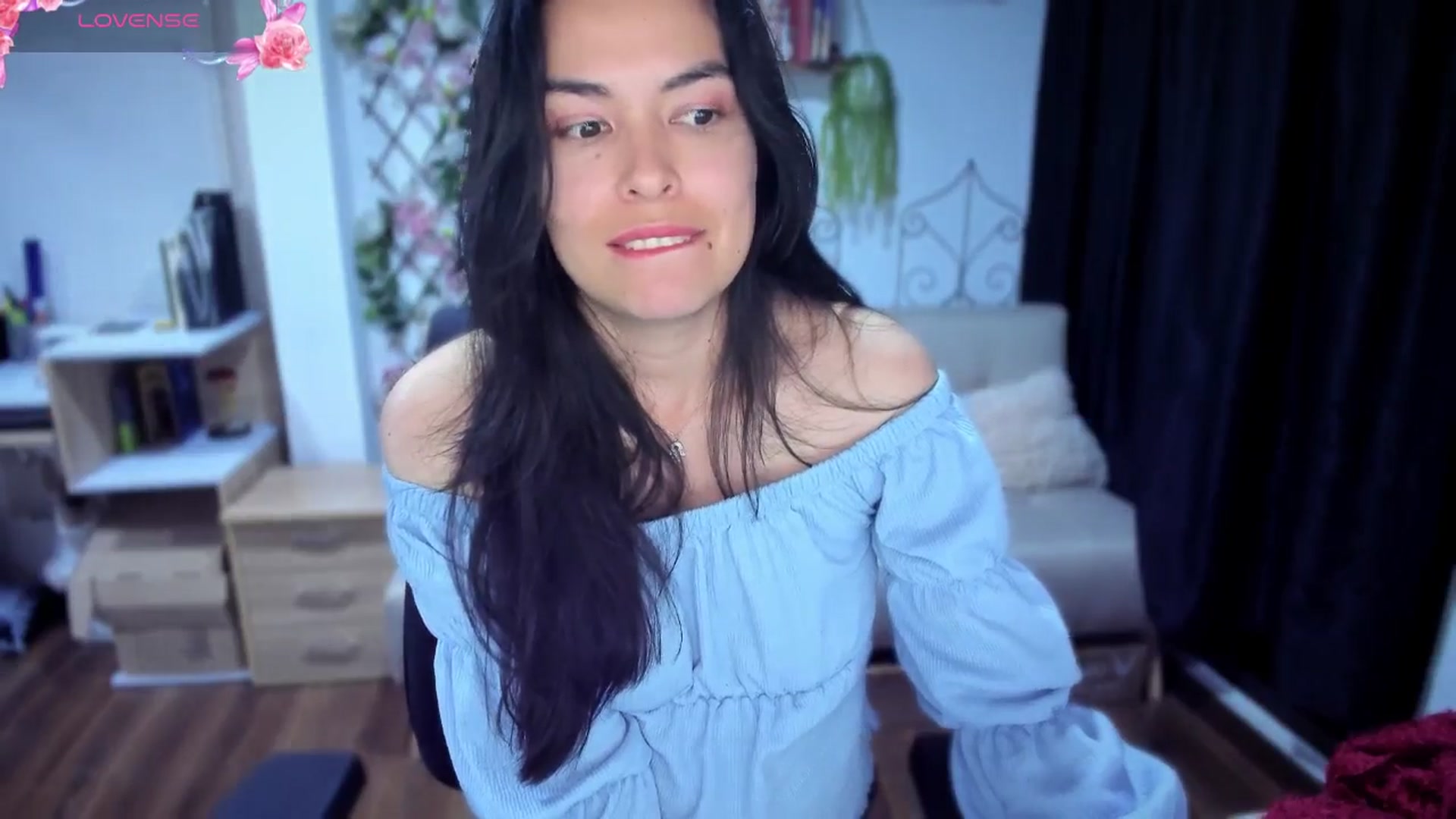 Gallery image thumbnail from LunaLuneraa's myfreecams stream on, 07/15/2025, 07:22 image 3 of 20