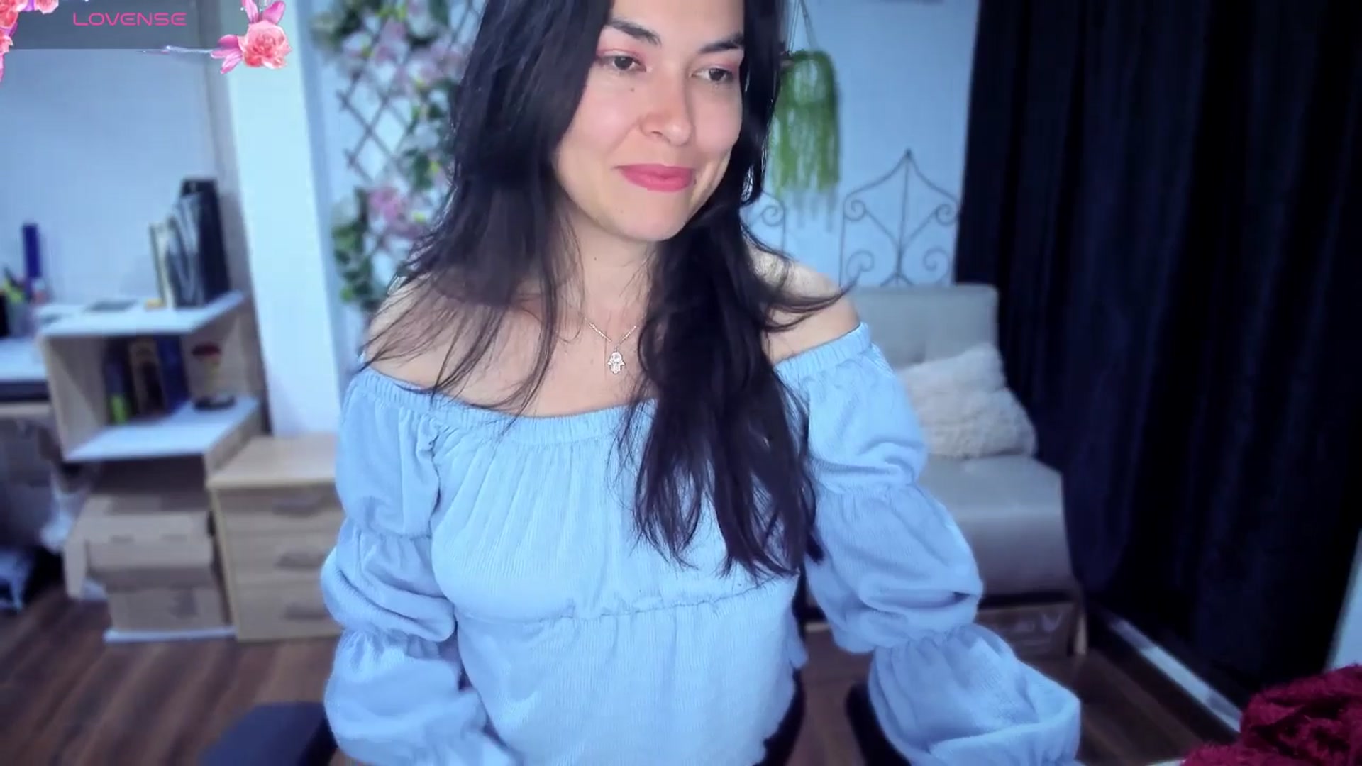 Gallery image thumbnail from LunaLuneraa's myfreecams stream on, 07/15/2025, 07:22 image 7 of 20