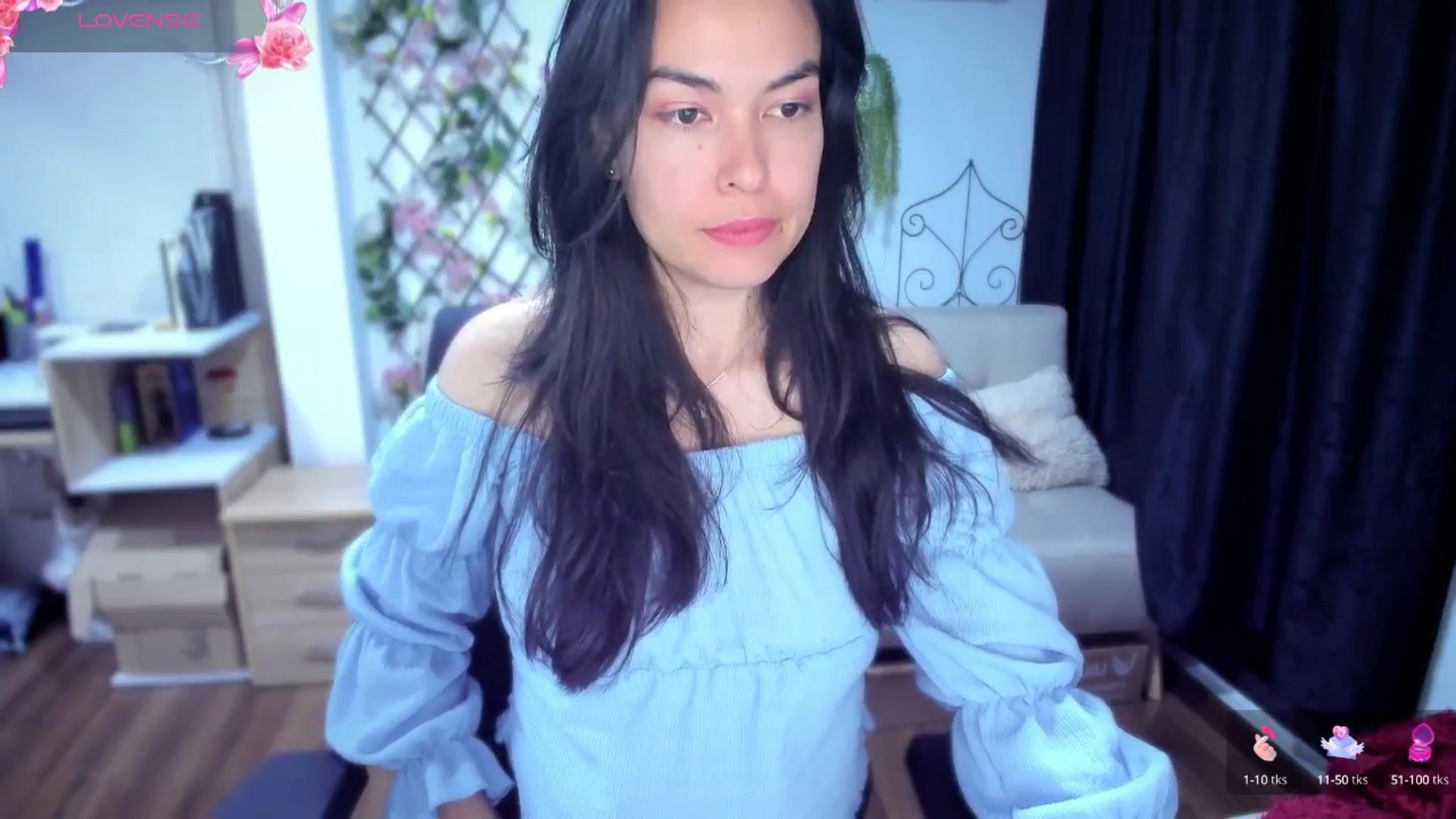 Gallery image thumbnail from LunaLuneraa's myfreecams stream on, 07/15/2025, 07:22 image 4 of 20