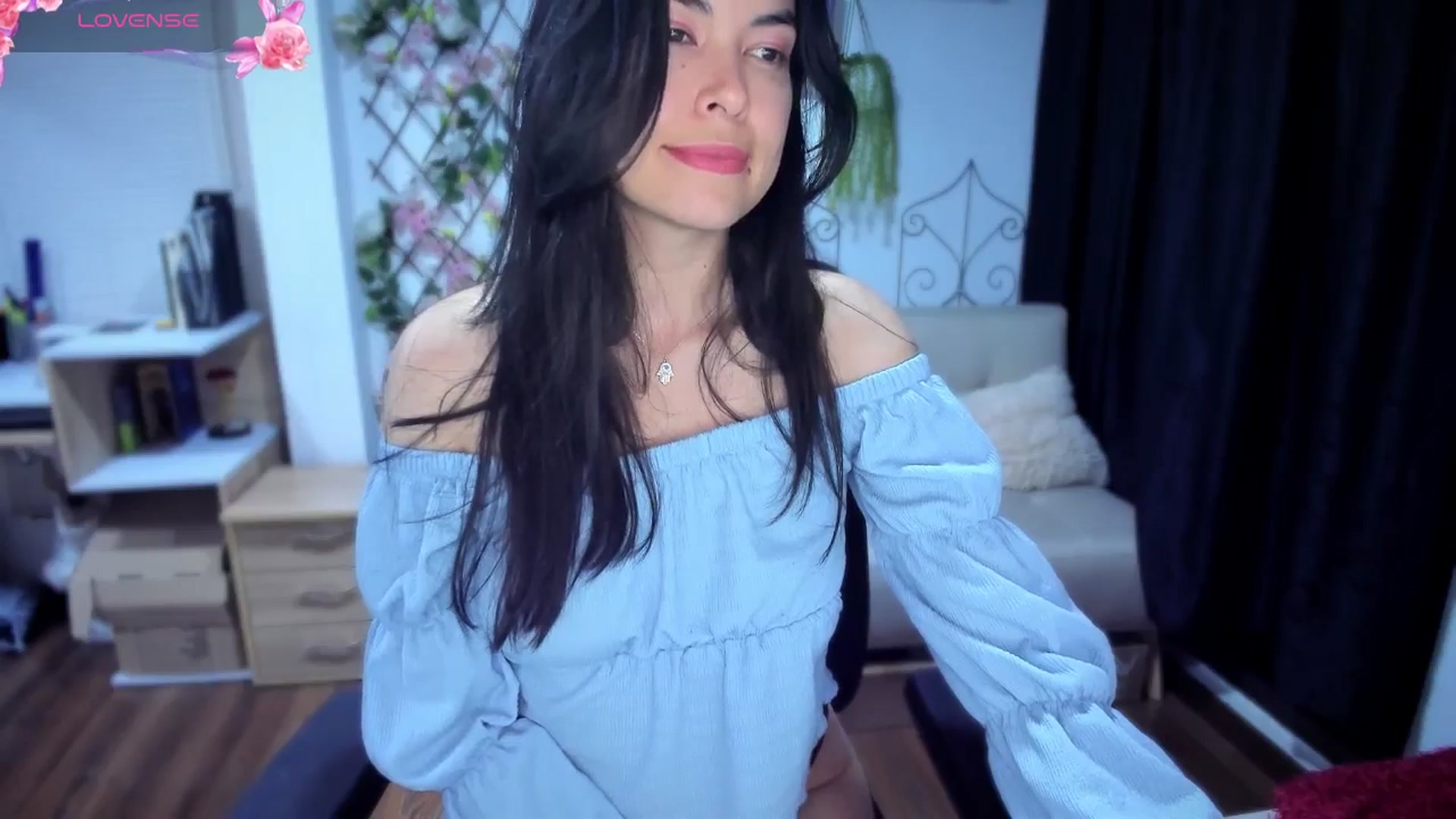 Gallery image thumbnail from LunaLuneraa's myfreecams stream on, 07/15/2025, 07:22 image 17 of 20