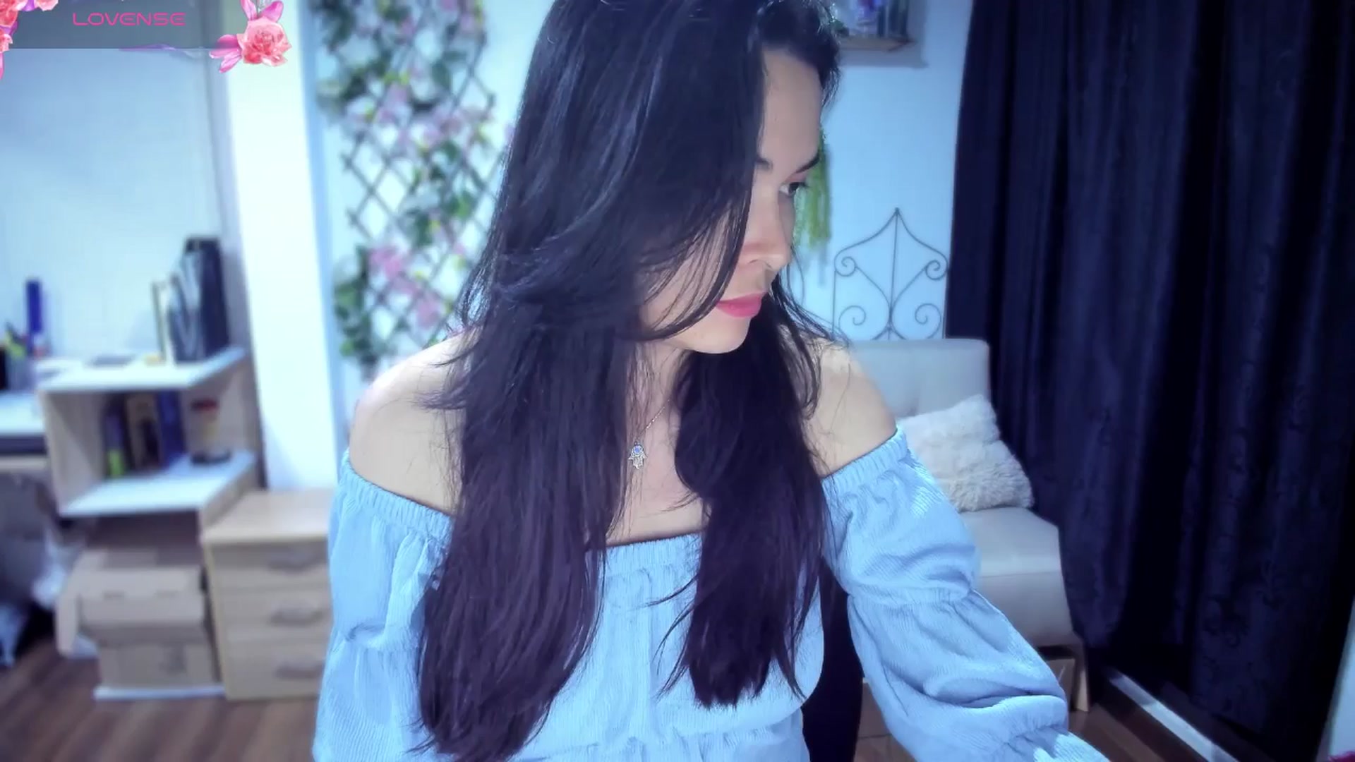 Gallery image thumbnail from LunaLuneraa's myfreecams stream on, 07/15/2025, 08:47 image 6 of 20