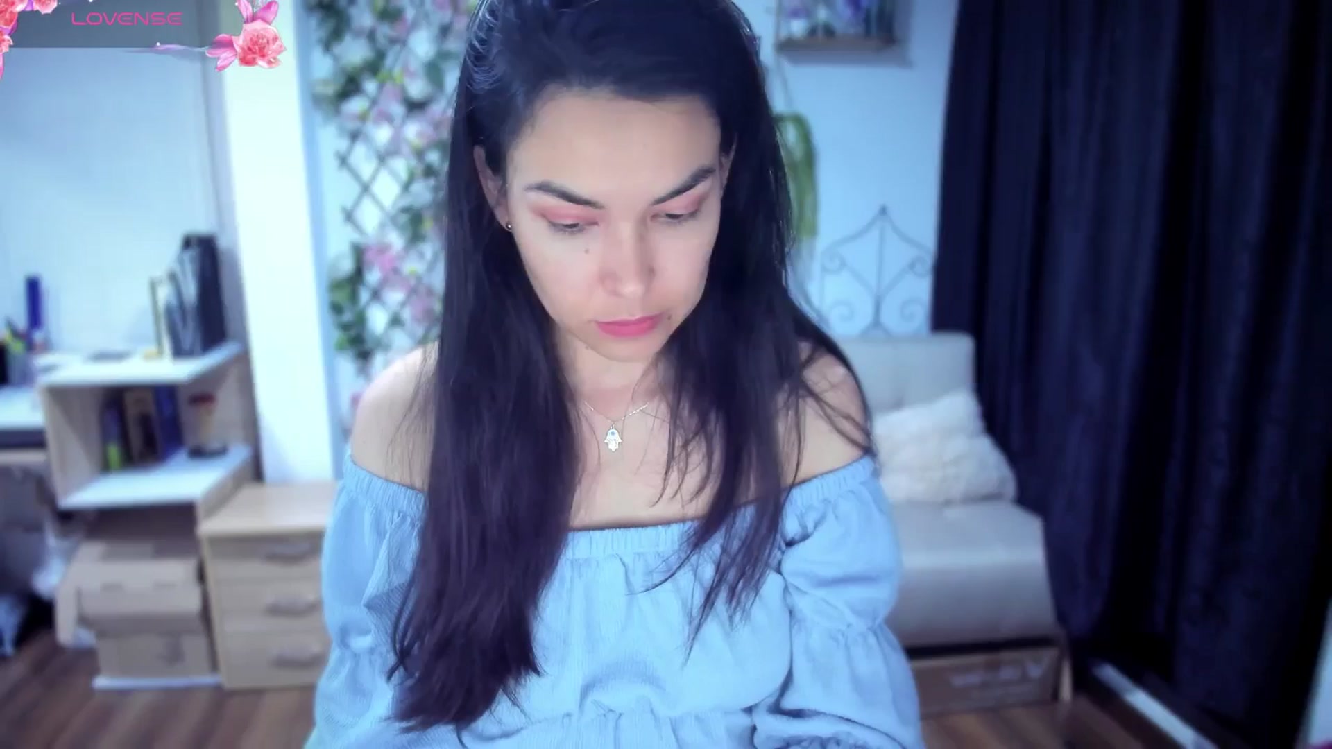 Gallery image thumbnail from LunaLuneraa's myfreecams stream on, 07/15/2025, 08:47 image 4 of 20
