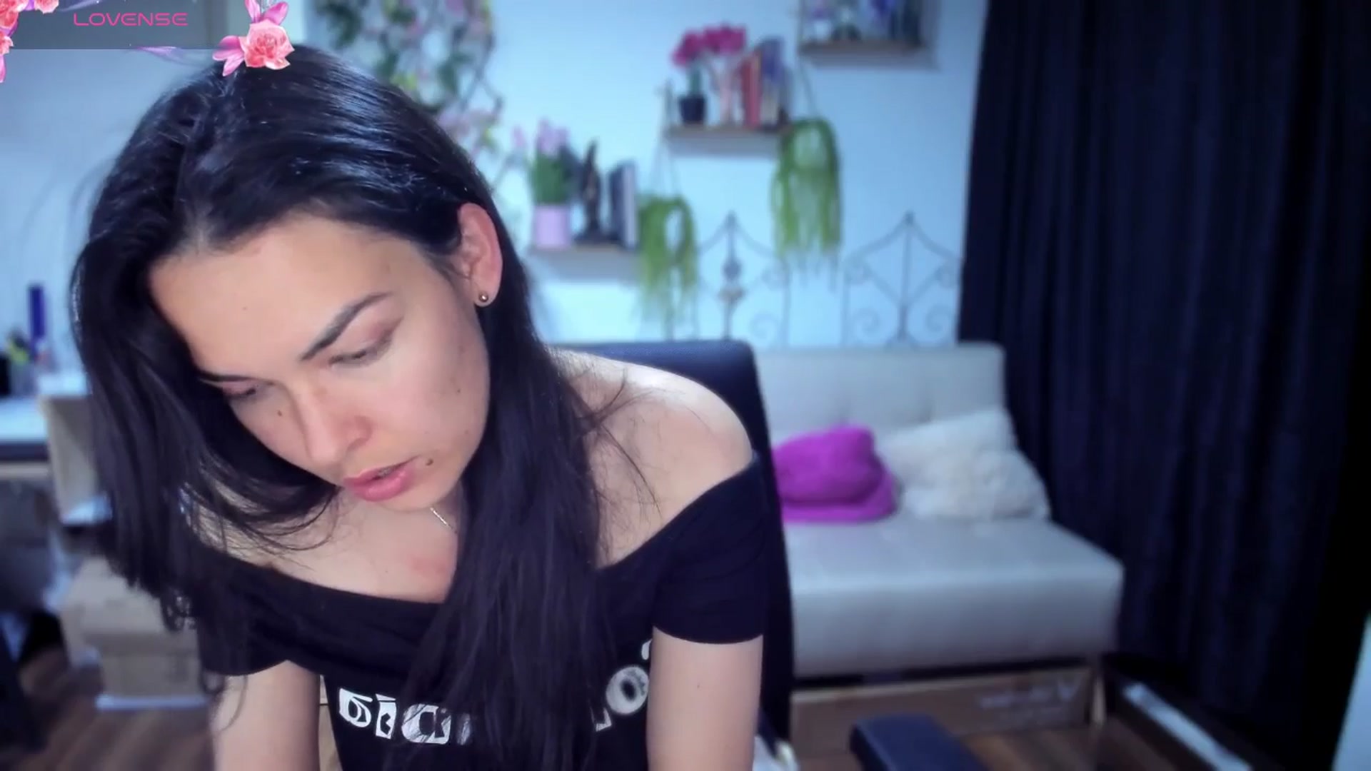 Gallery image thumbnail from LunaLuneraa's myfreecams stream on, 07/20/2025, 07:56 image 7 of 20