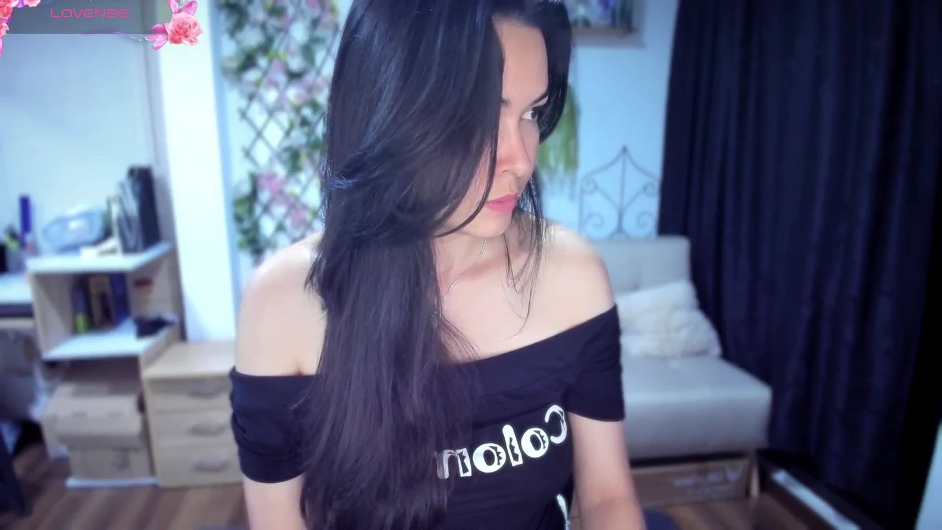 Gallery image thumbnail from LunaLuneraa's myfreecams stream on, 07/20/2025, 07:56 image 18 of 20