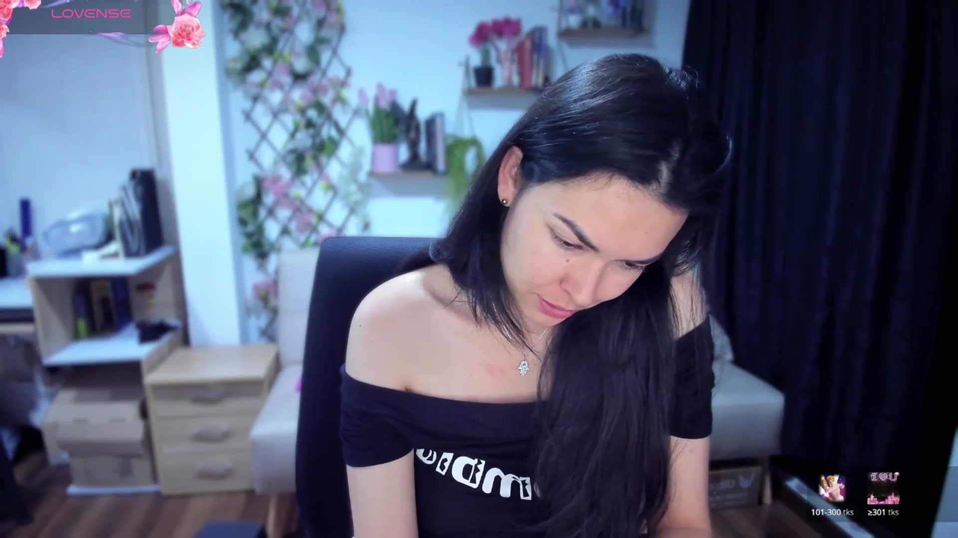 Gallery image thumbnail from LunaLuneraa's myfreecams stream on, 07/20/2025, 07:56 image 10 of 20