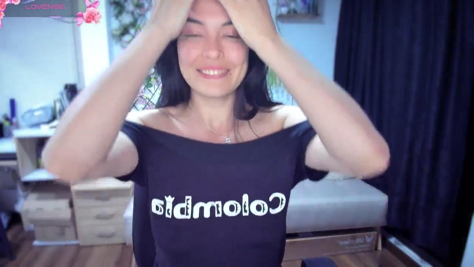 Gallery image thumbnail from LunaLuneraa's myfreecams stream on, 07/20/2025, 07:56 image 2 of 20