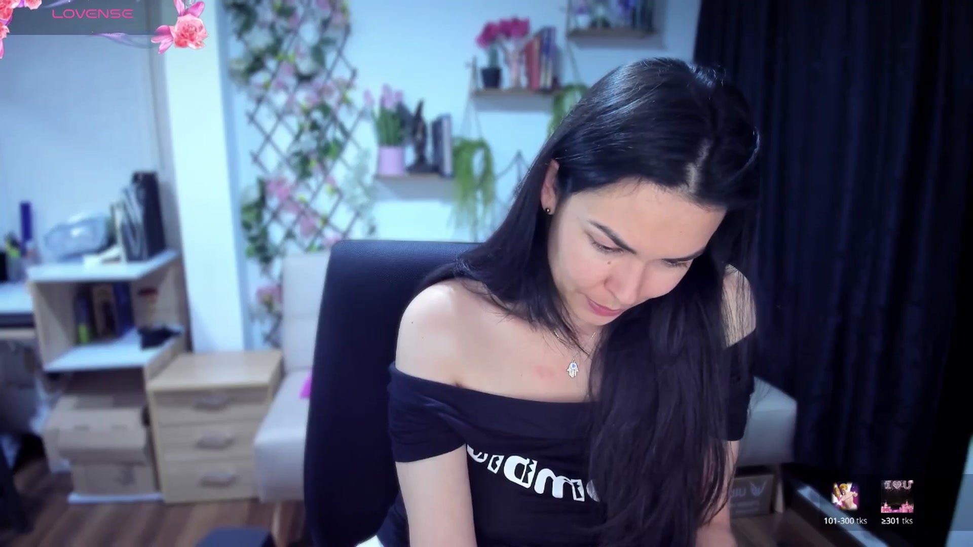 Gallery image thumbnail from LunaLuneraa's myfreecams stream on, 07/20/2025, 07:56 image 11 of 20