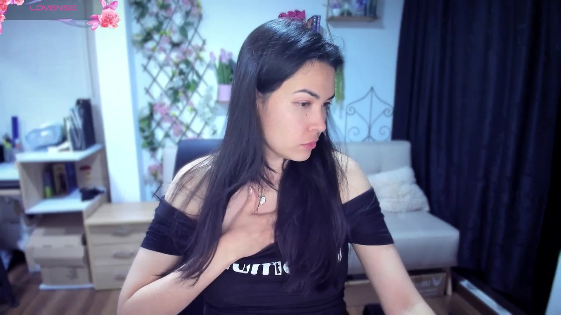 Gallery image thumbnail from LunaLuneraa's myfreecams stream on, 07/20/2025, 07:56 image 13 of 20
