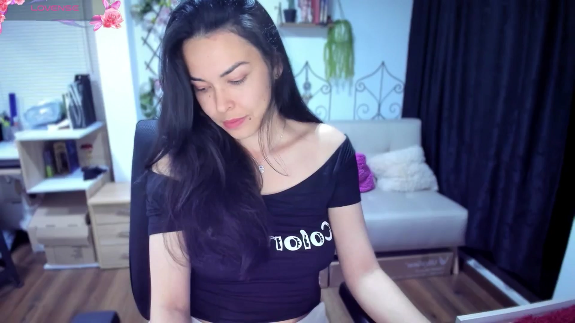 Gallery image thumbnail from LunaLuneraa's myfreecams stream on, 07/20/2025, 09:50 image 19 of 20