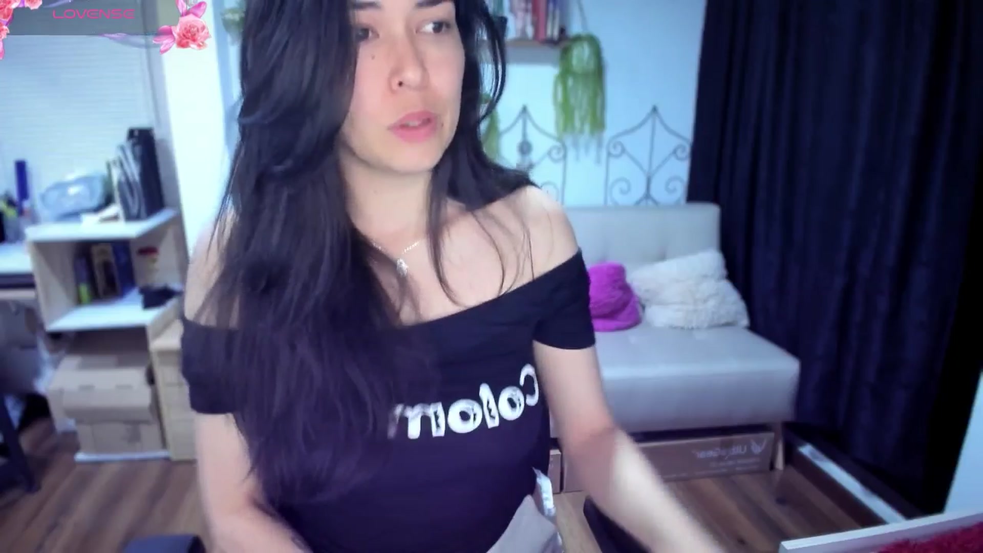 Gallery image thumbnail from LunaLuneraa's myfreecams stream on, 07/20/2025, 10:35 image 4 of 20