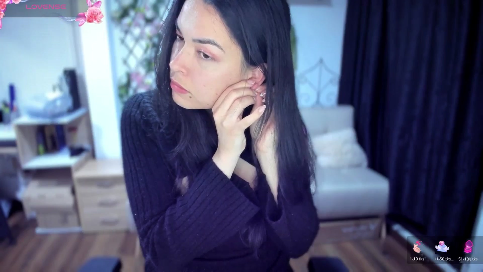 Gallery image thumbnail from LunaLuneraa's myfreecams stream on, 07/21/2025, 07:44 image 8 of 20