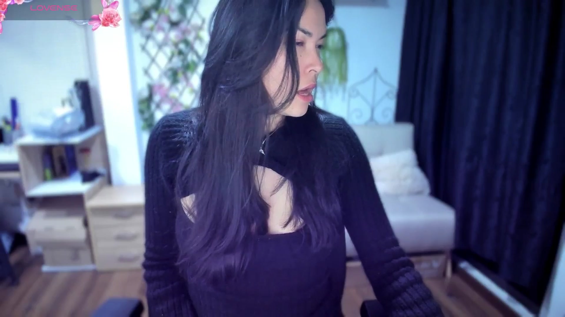 Gallery image thumbnail from LunaLuneraa's myfreecams stream on, 07/21/2025, 07:44 image 13 of 20