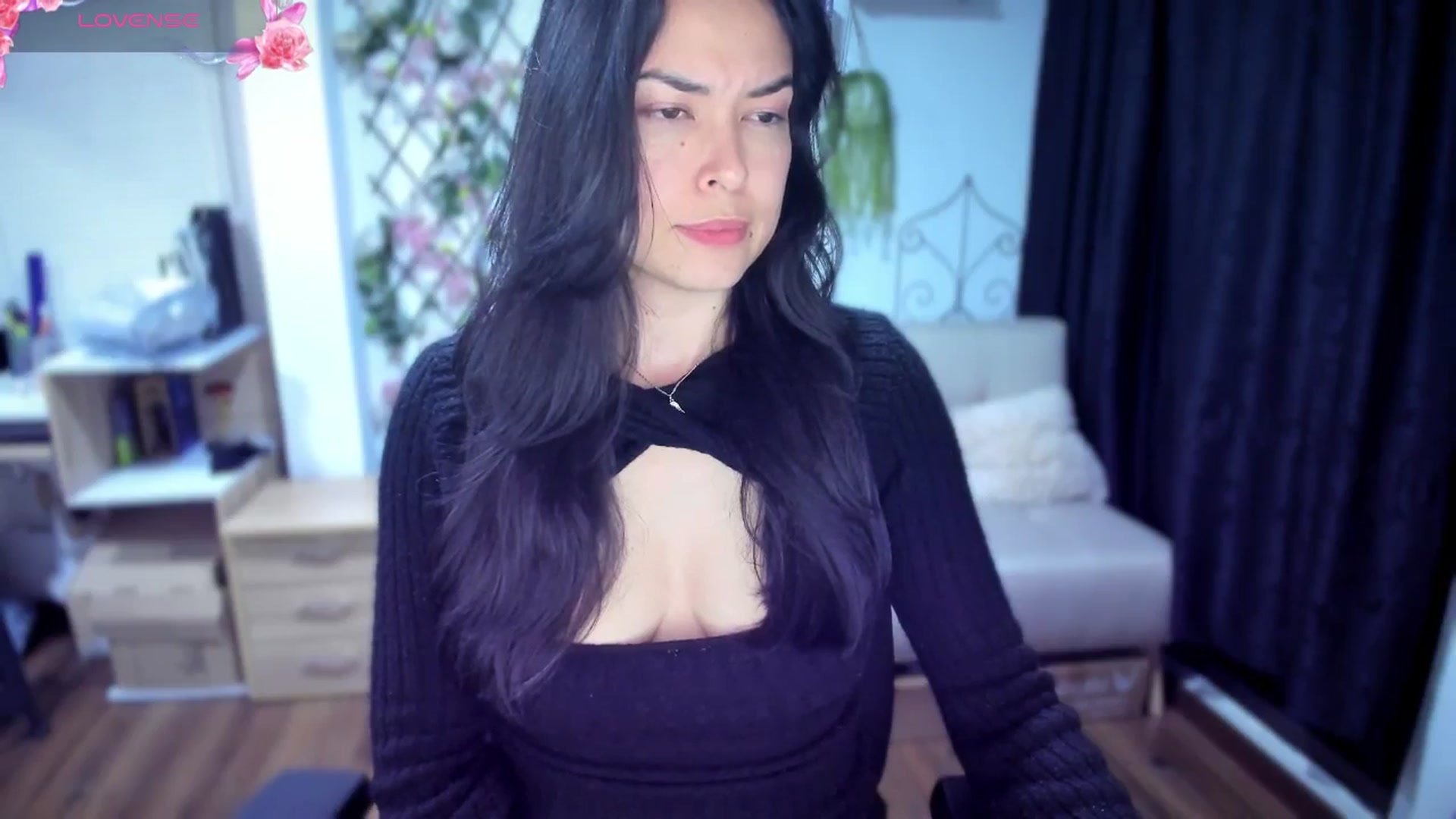 Gallery image thumbnail from LunaLuneraa's myfreecams stream on, 07/21/2025, 07:44 image 18 of 20