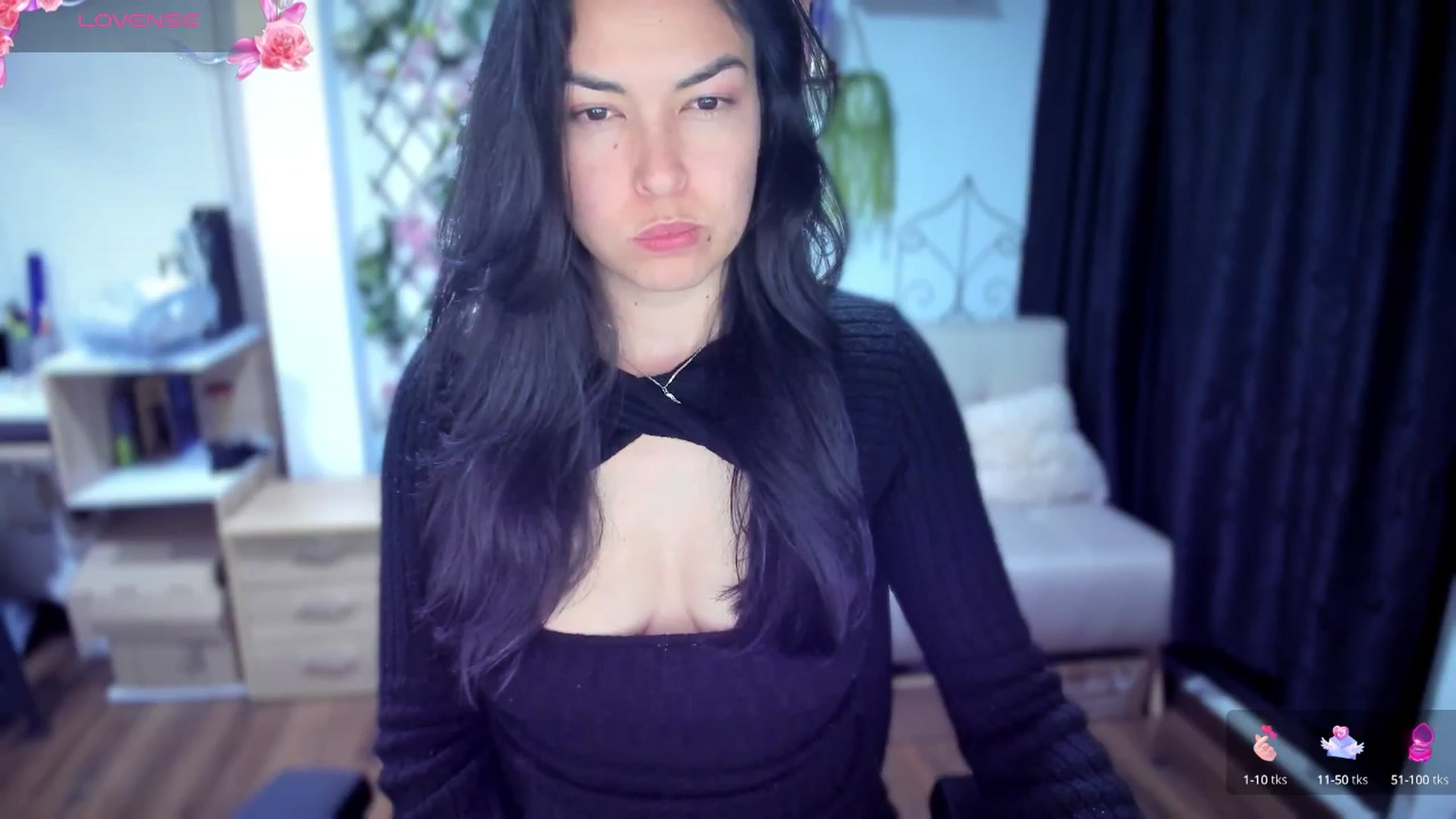 Gallery image thumbnail from LunaLuneraa's myfreecams stream on, 07/21/2025, 07:44 image 17 of 20