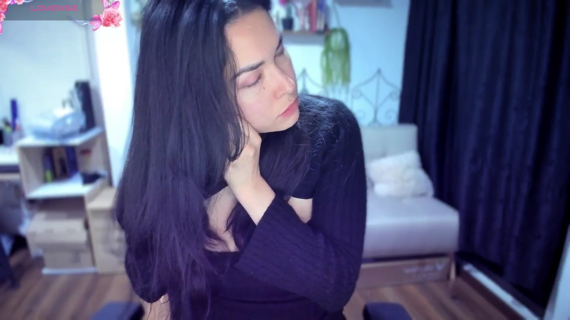 Gallery image thumbnail from LunaLuneraa's myfreecams stream on, 07/21/2025, 07:44 image 10 of 20