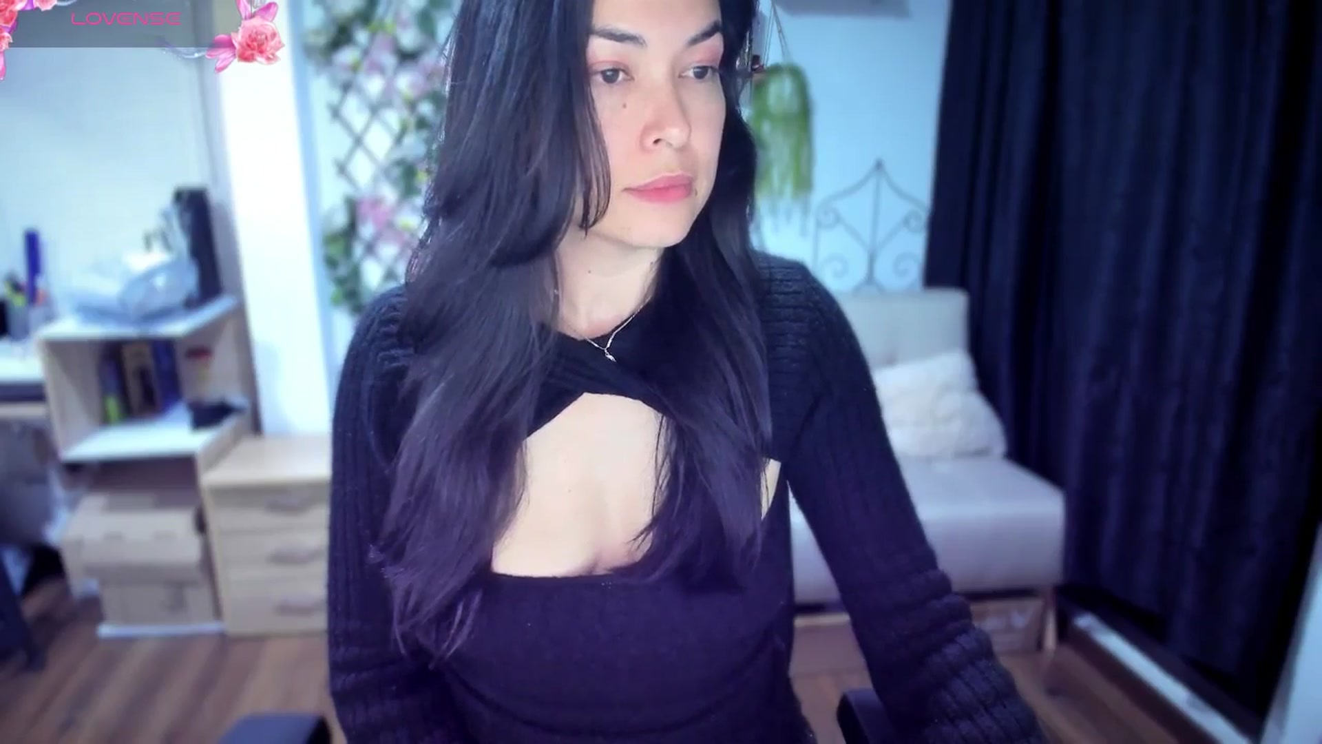 Gallery image thumbnail from LunaLuneraa's myfreecams stream on, 07/21/2025, 07:44 image 15 of 20