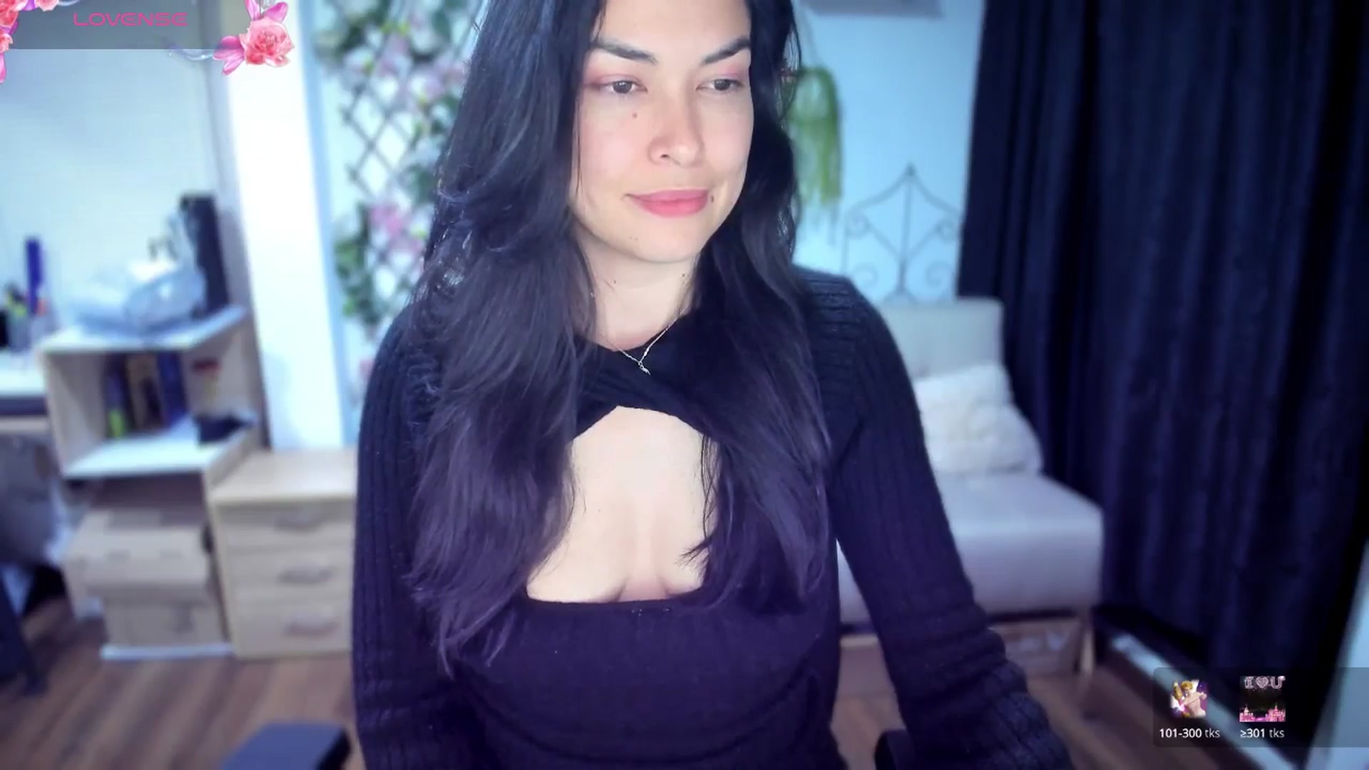 Gallery image thumbnail from LunaLuneraa's myfreecams stream on, 07/21/2025, 07:44 image 16 of 20