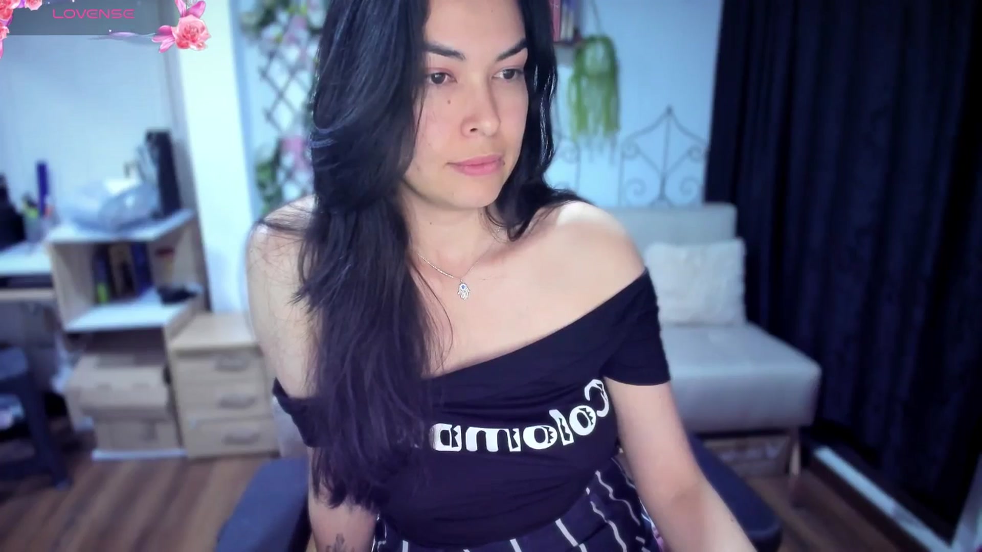 Gallery image thumbnail from LunaLuneraa's myfreecams stream on, 07/24/2025, 09:05 image 15 of 20