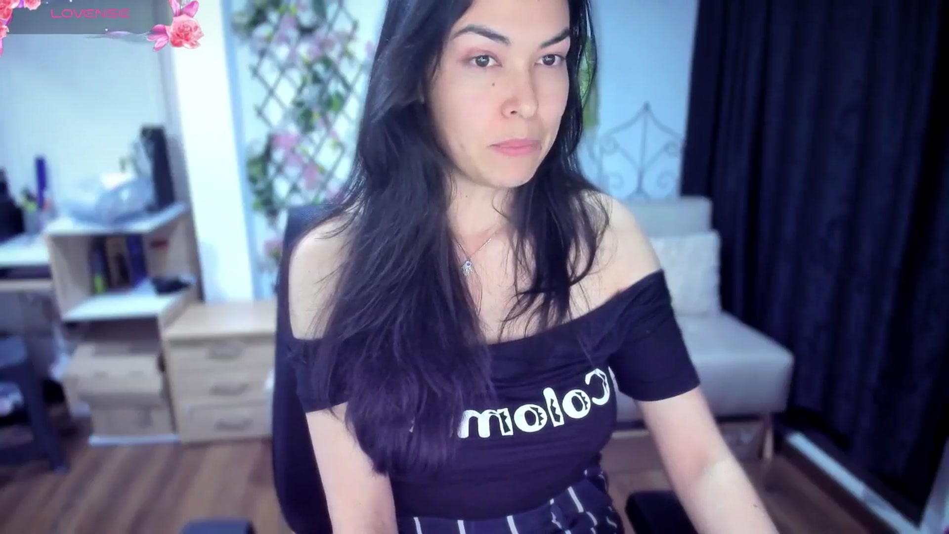 Gallery image thumbnail from LunaLuneraa's myfreecams stream on, 07/24/2025, 09:05 image 11 of 20