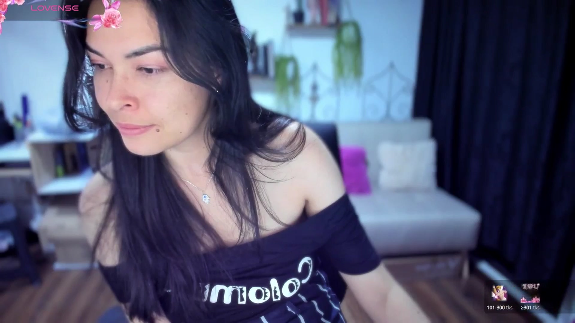 Gallery image thumbnail from LunaLuneraa's myfreecams stream on, 07/24/2025, 09:05 image 18 of 20
