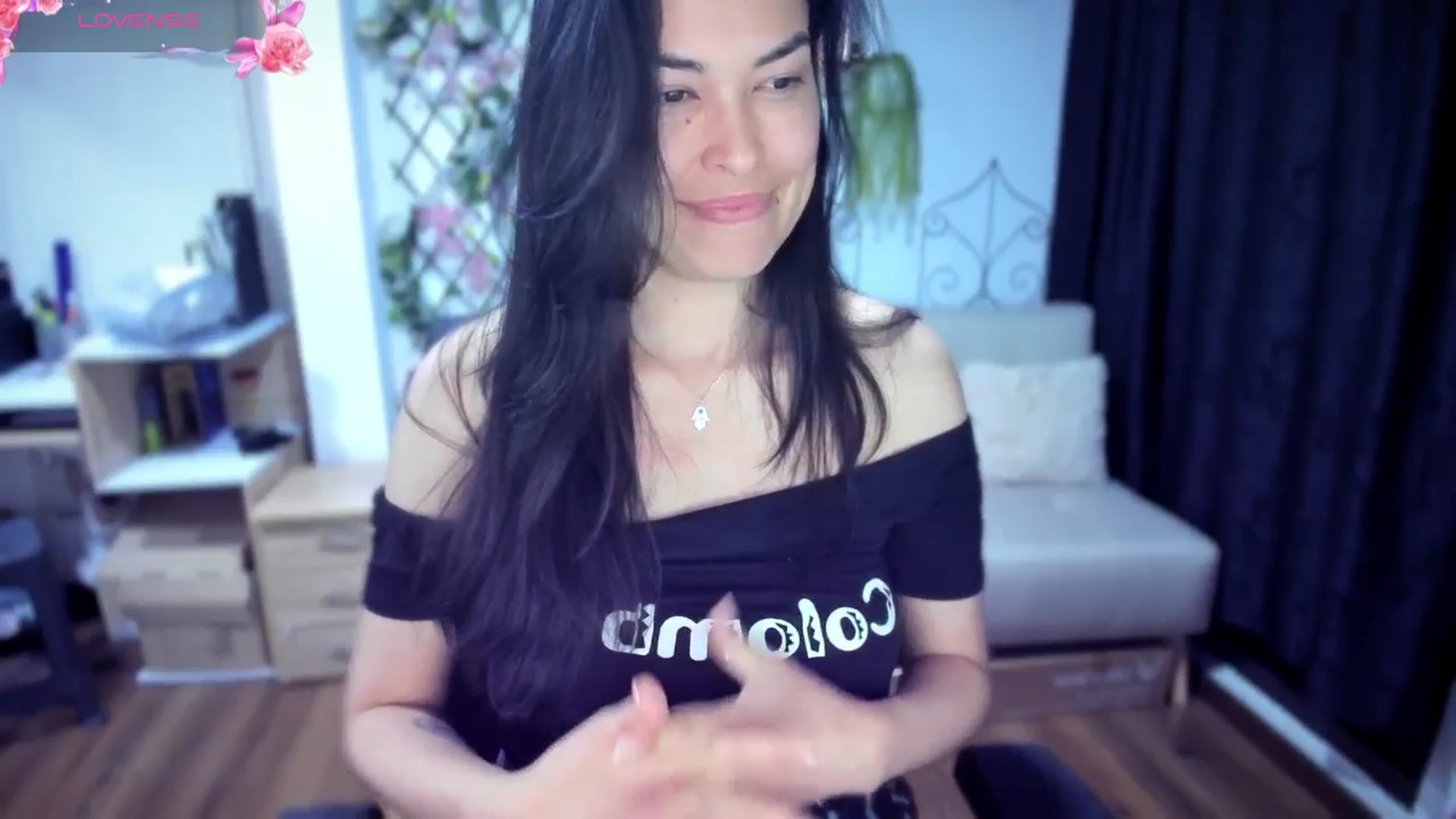 Gallery image thumbnail from LunaLuneraa's myfreecams stream on, 07/24/2025, 09:05 image 8 of 20