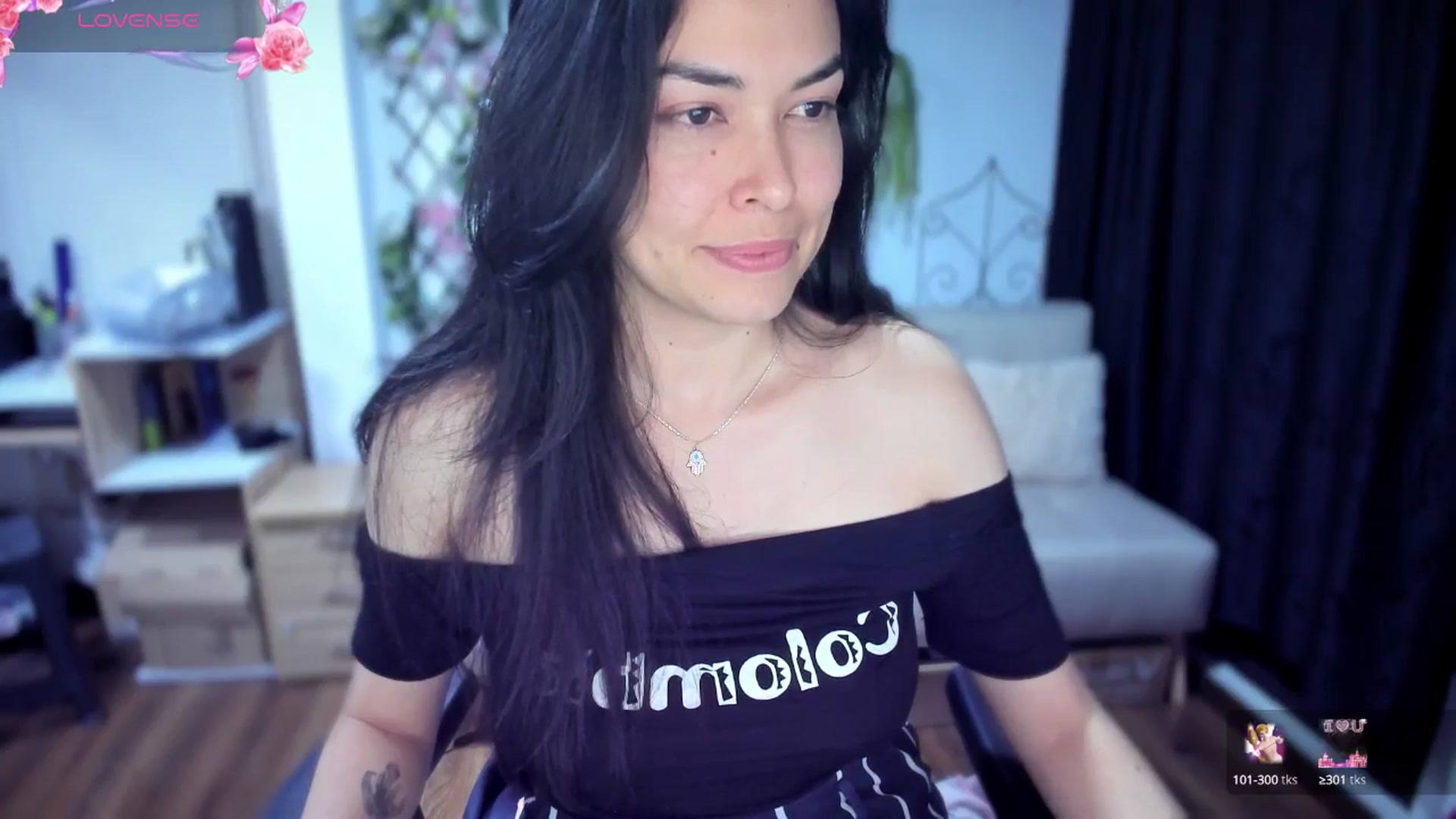 Gallery image thumbnail from LunaLuneraa's myfreecams stream on, 07/24/2025, 09:05 image 16 of 20