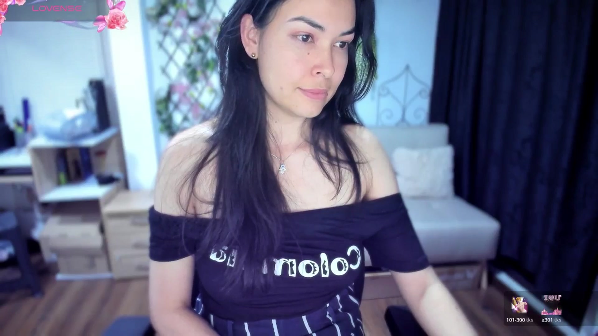 Gallery image thumbnail from LunaLuneraa's myfreecams stream on, 07/24/2025, 09:05 image 17 of 20