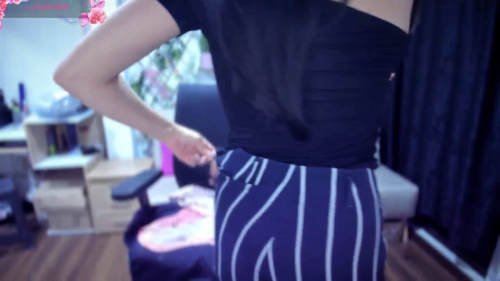 Gallery image thumbnail from LunaLuneraa's myfreecams stream on, 07/24/2025, 09:05 image 7 of 20