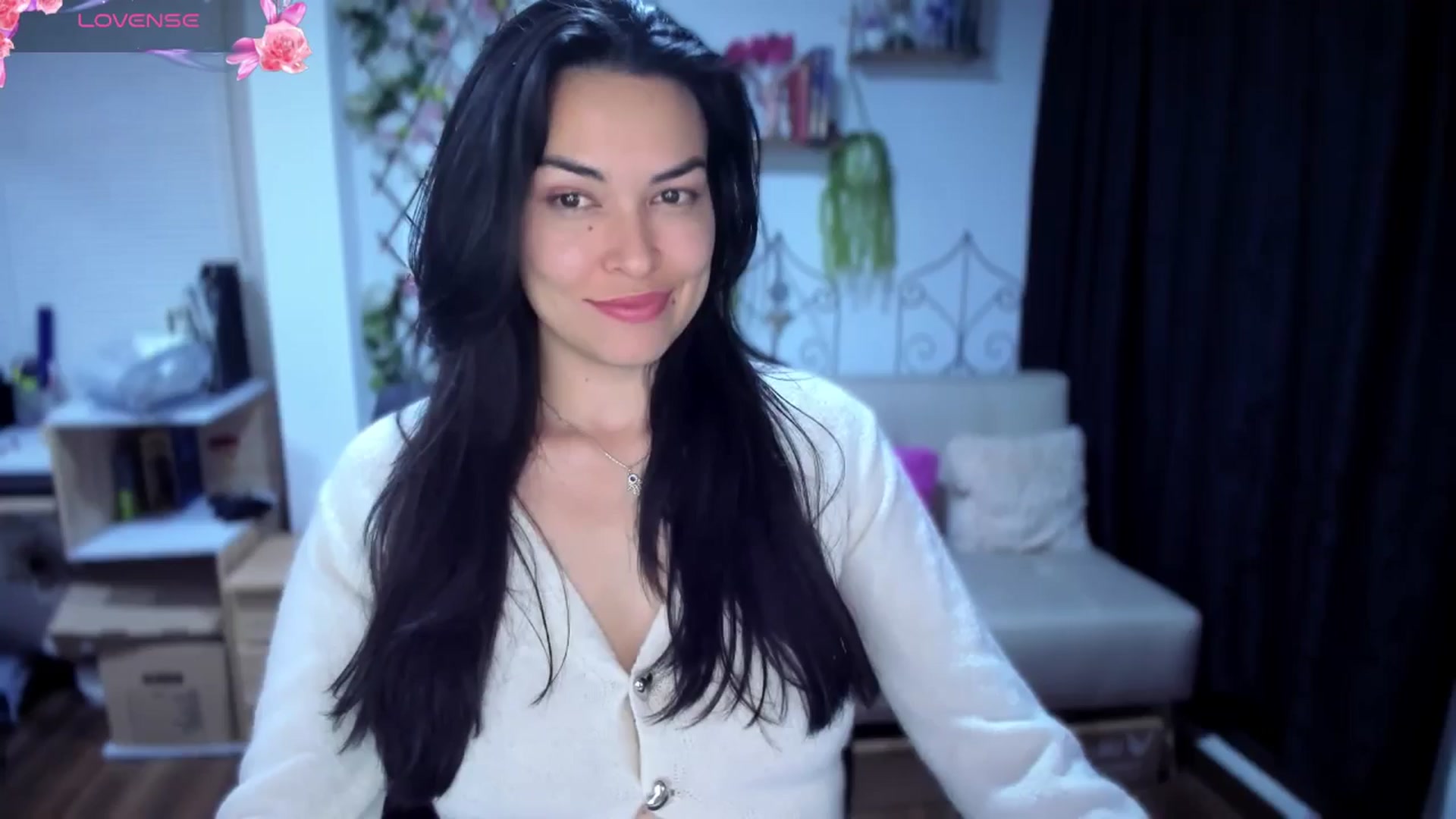 Gallery image thumbnail from LunaLuneraa's myfreecams stream on, 07/27/2025, 08:20 image 11 of 20